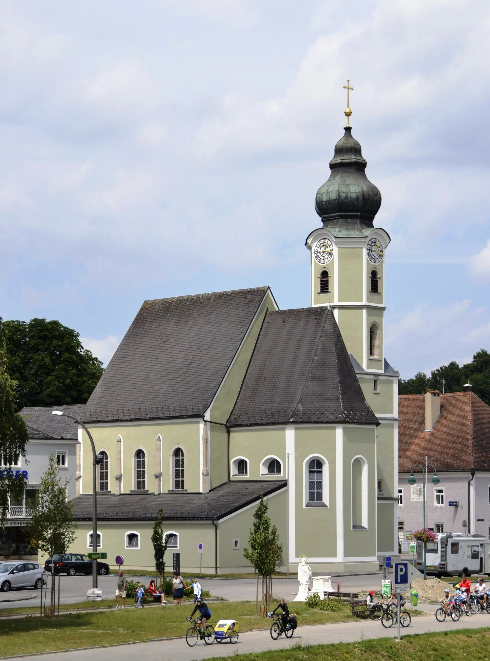 Photo showing: The Church with Donaukreuz in Aschach an der Donau, Upper Austria.