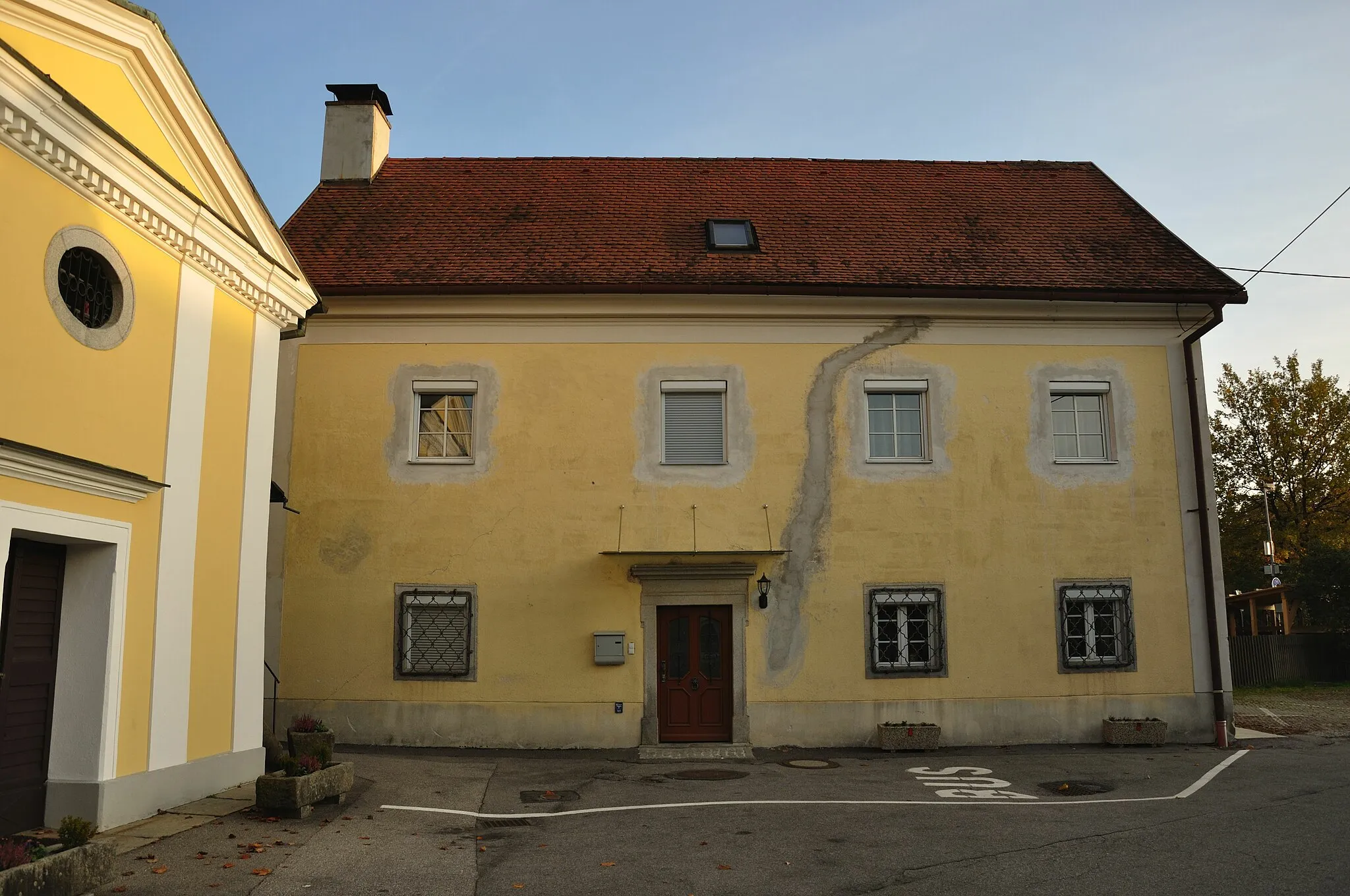 Photo showing: Wohnhaus, ehem. Pfarrhof