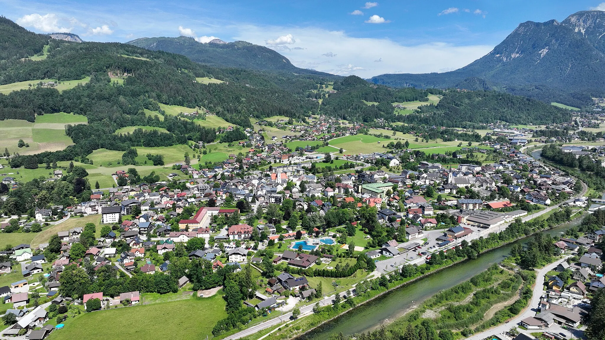 Photo showing: West view of Bad Goisern, Upper Austria.