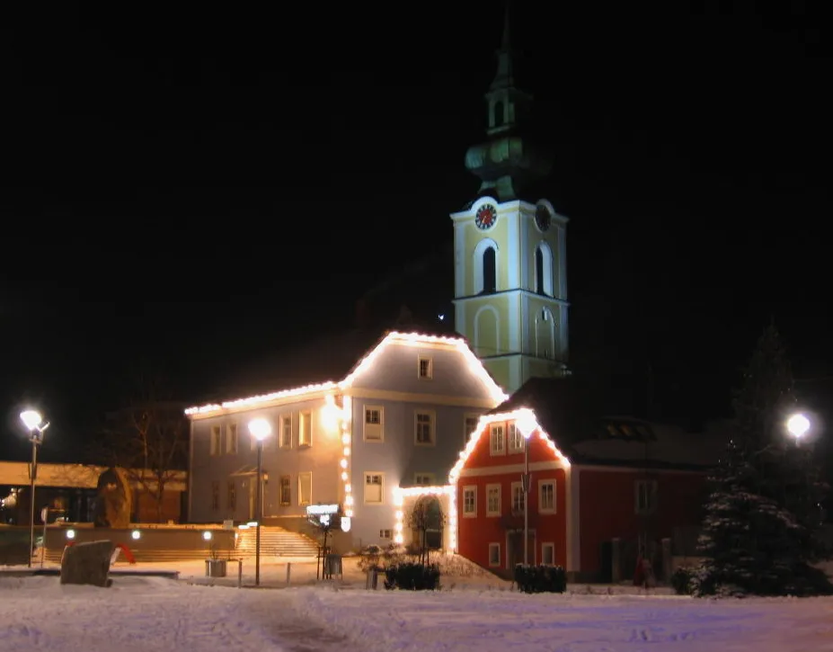 Photo showing: Leonding, City square, with Christmas illumination