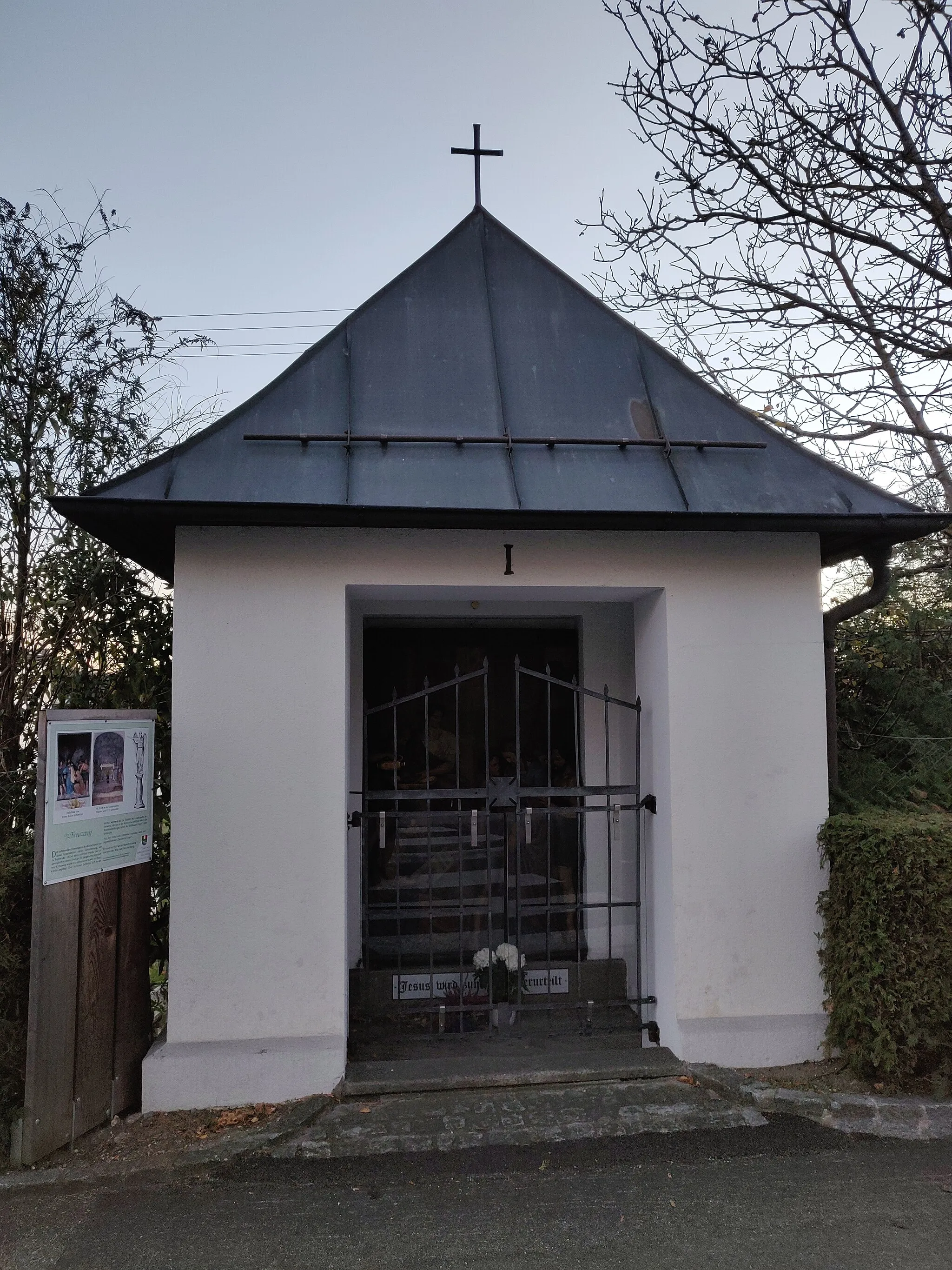 Photo showing: Erste Station der Kreuzweganlage in Gramastetten