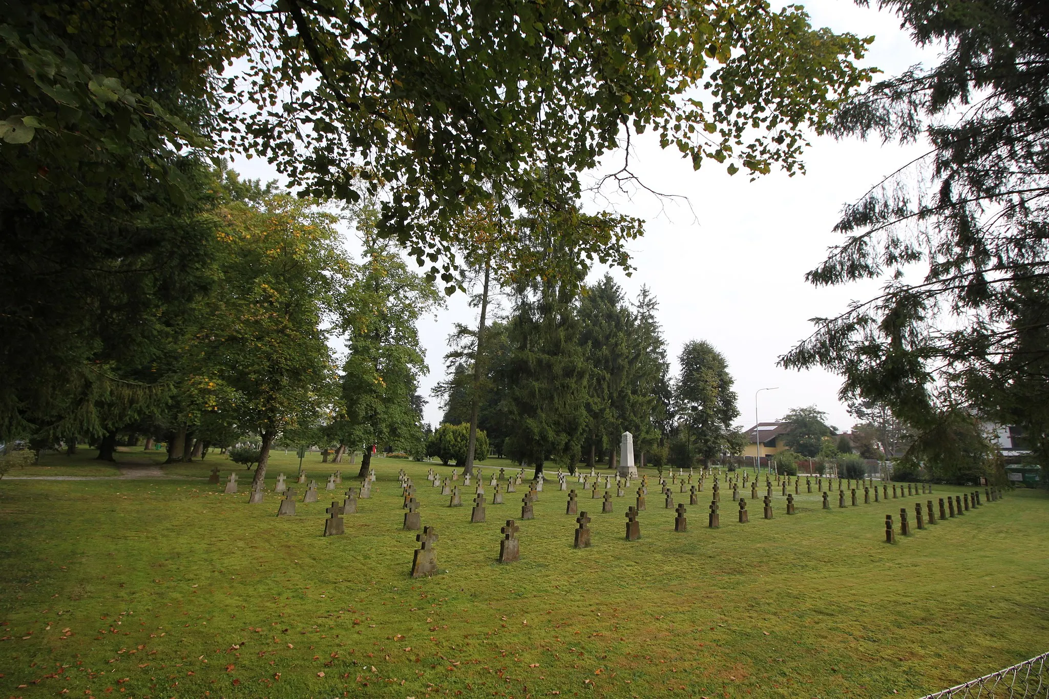 Photo showing: Soldatenfriedhof Braunau-Haselbach, italienische Gräber