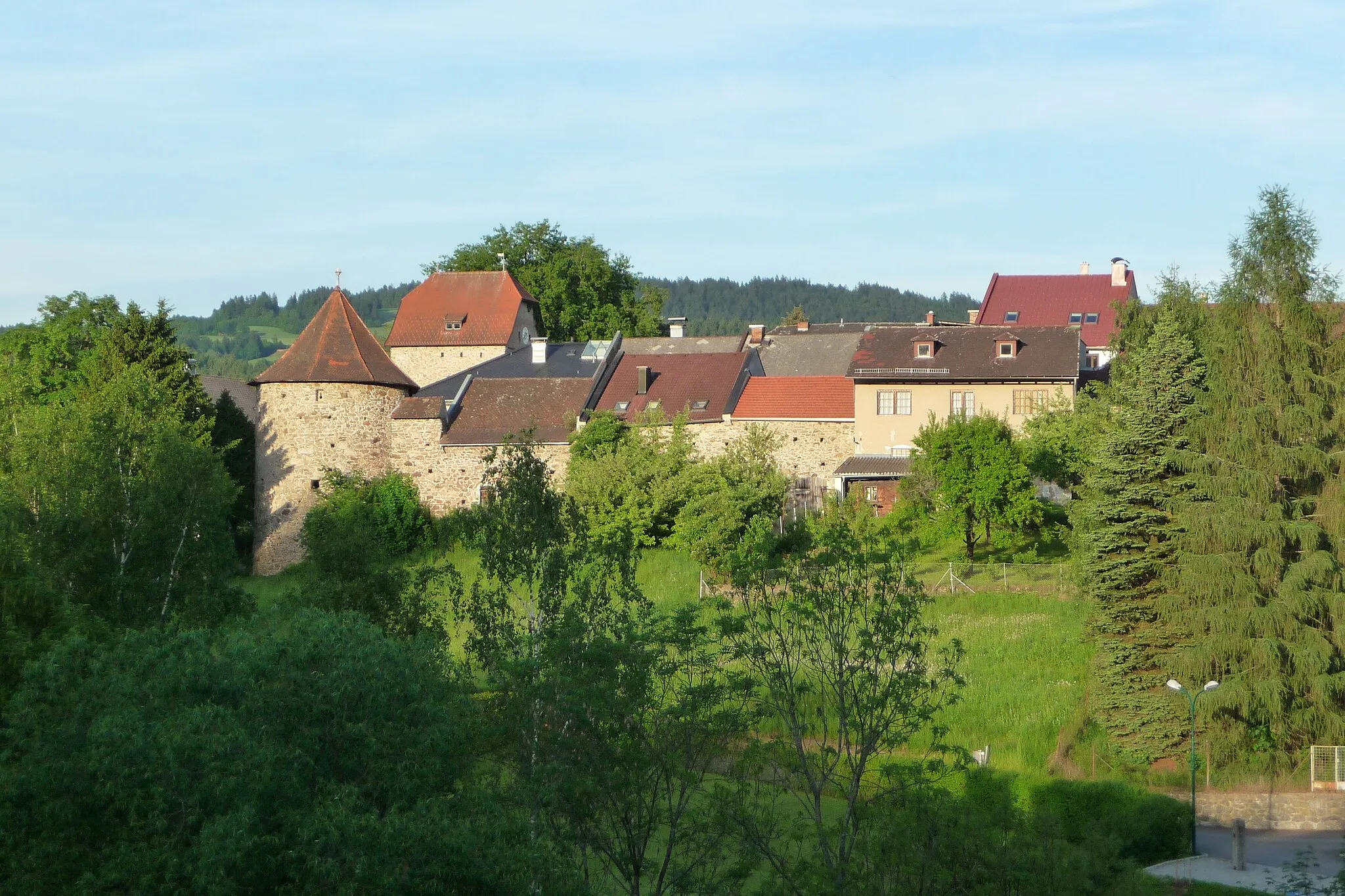 Photo showing: Part of old city wall of Haslach an der Mühl in Upper Austria