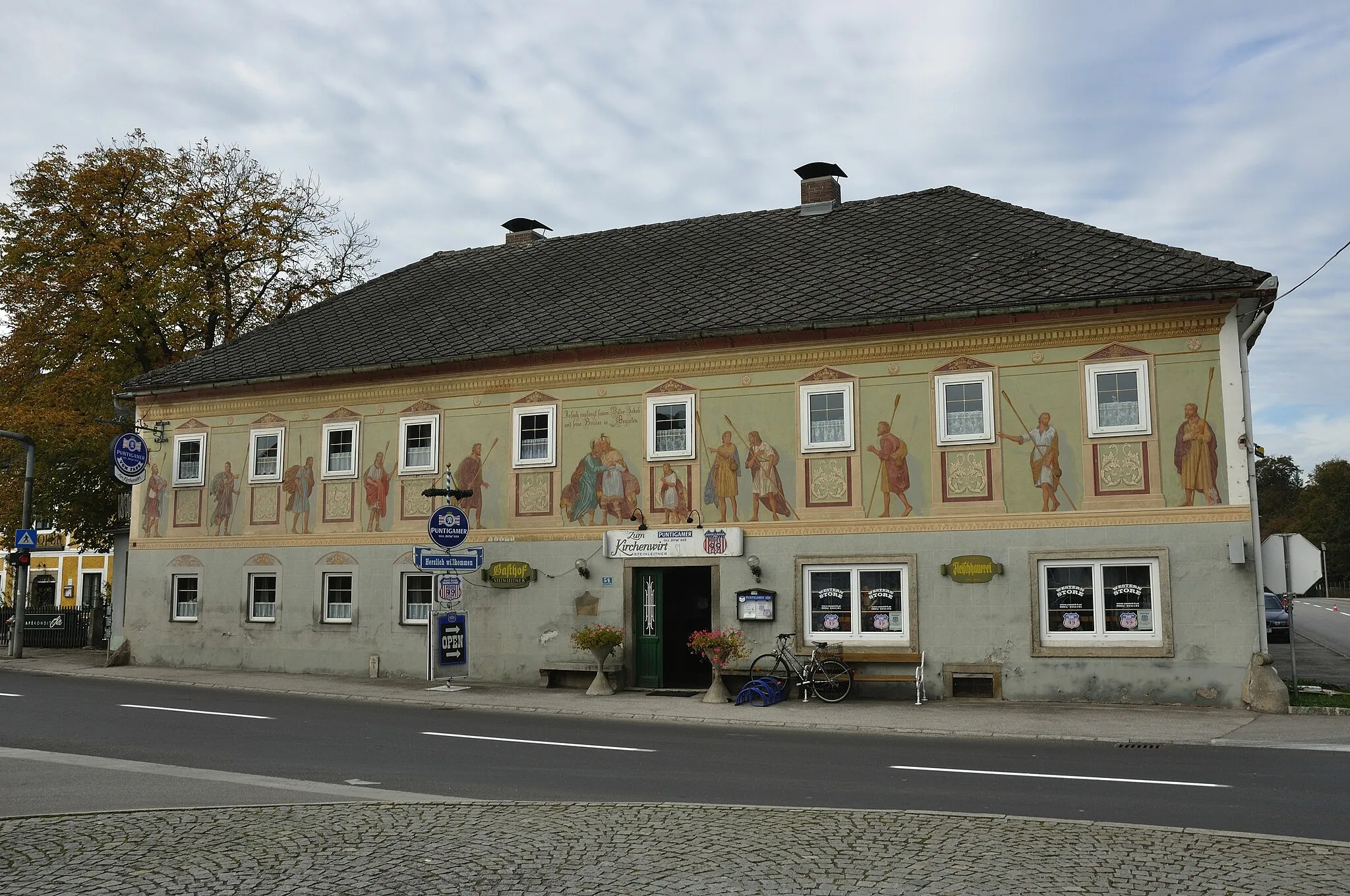 Photo showing: Vierkanthof, Gasthaus Steinleitner
