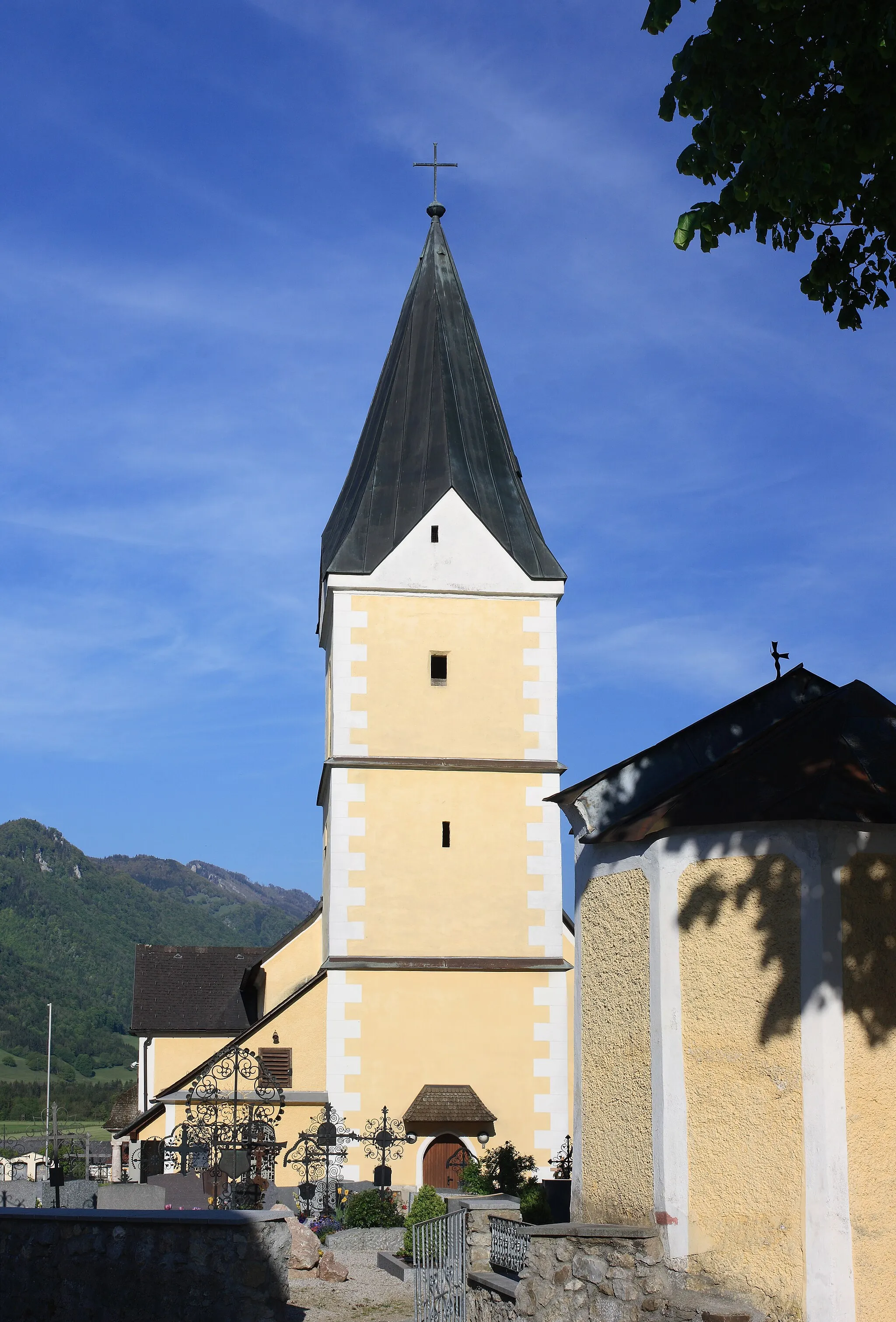 Photo showing: Der Turm der Leonsteiner Pfarrkirche