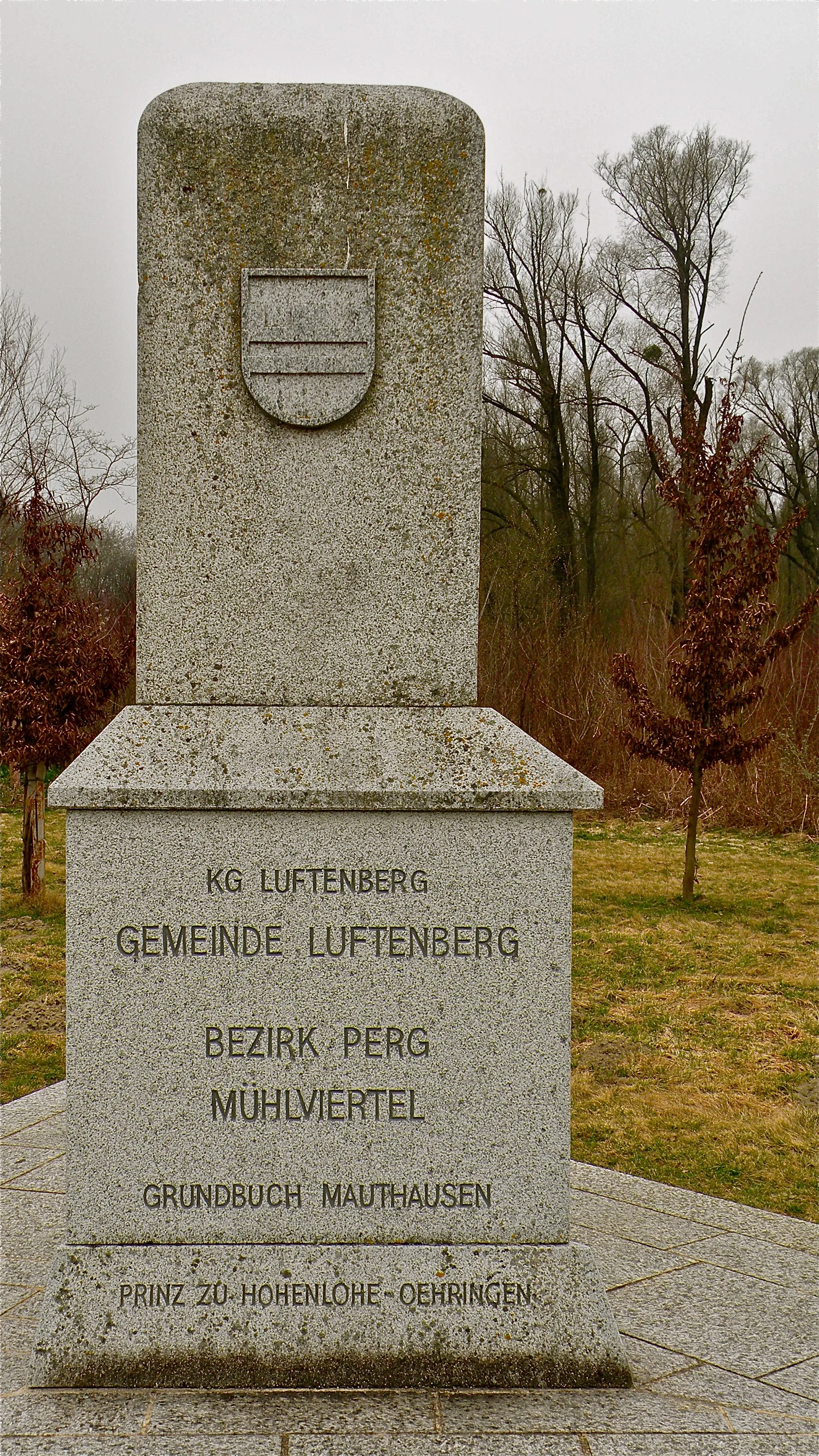 Photo showing: Dreibezirkestein beim Ausee in der Marktgemeinde Luftenberg an der Donau im Bezirk Perg in Oberösterreich