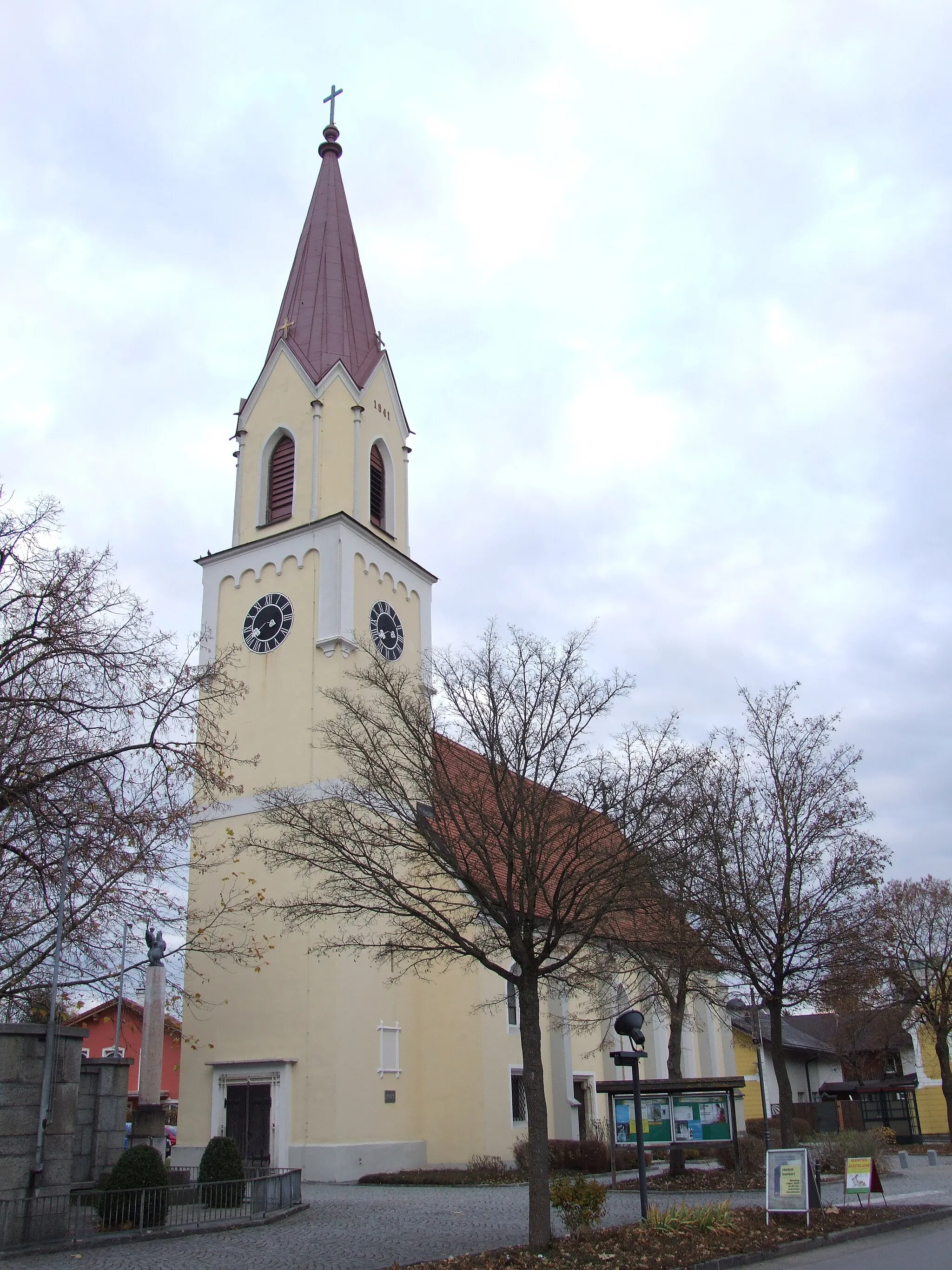 Photo showing: Catholic church Marchtrenk