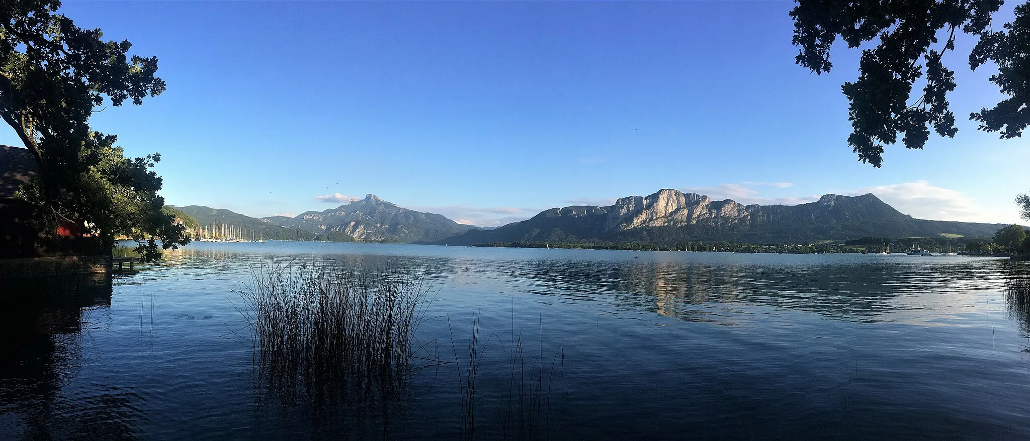 Photo showing: An der Seepromenade vom Mondsee.