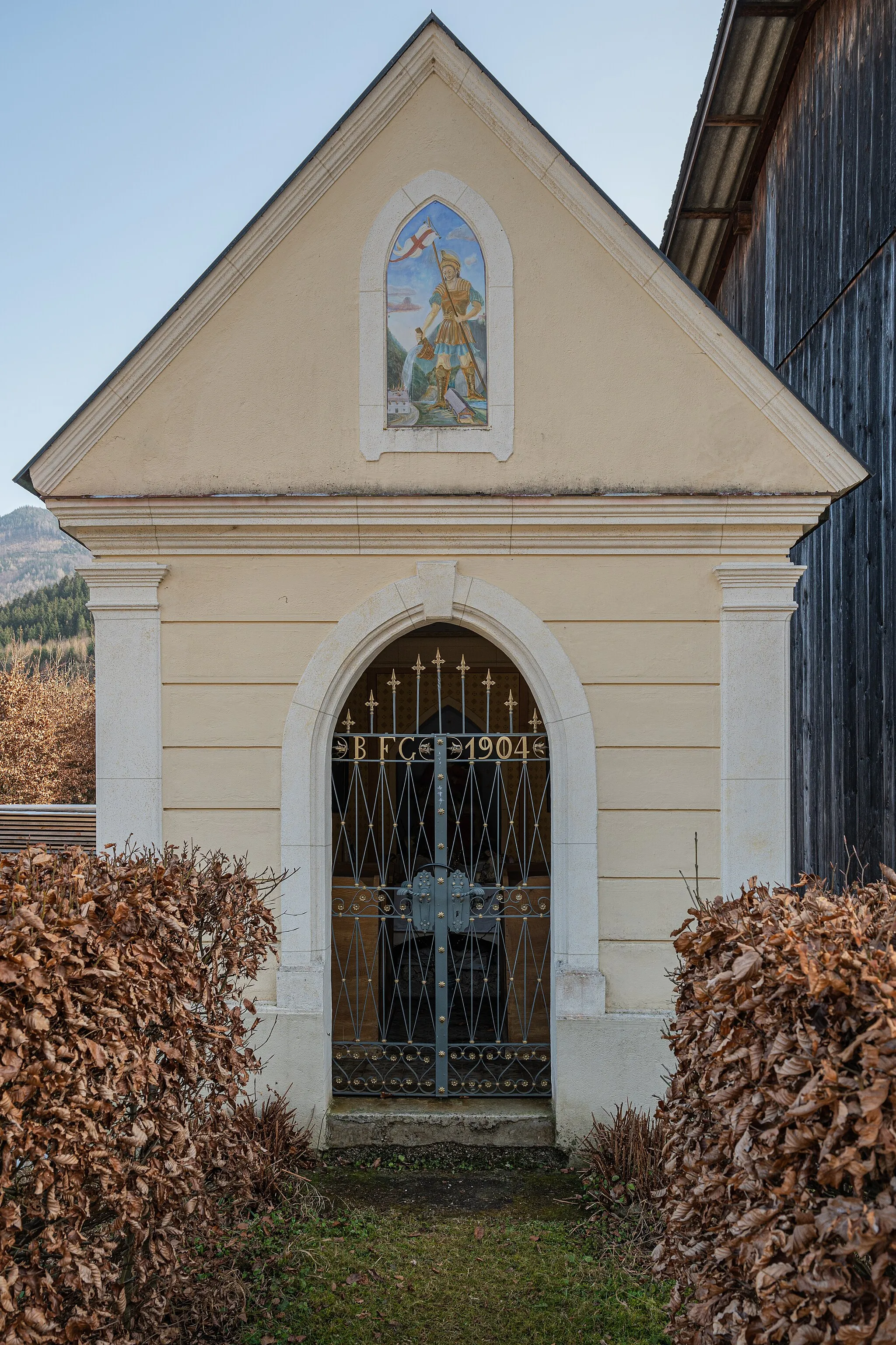Photo showing: The chapel in Grubbachstrasse in Scharnstein is on the site of a sawmill.