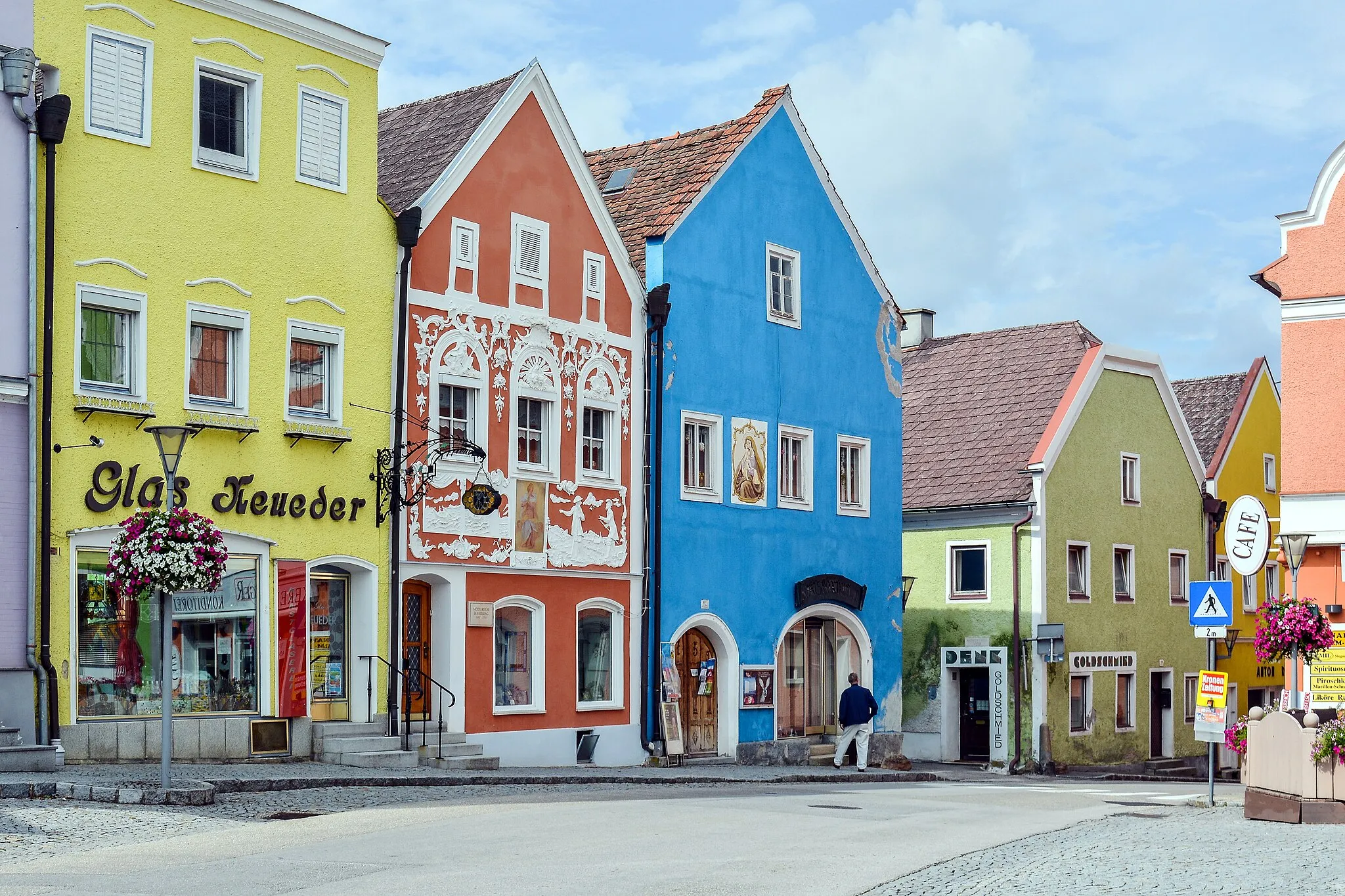 Photo showing: Bürgerhaus, Modler'sche Behausung (zweites Haus von links)