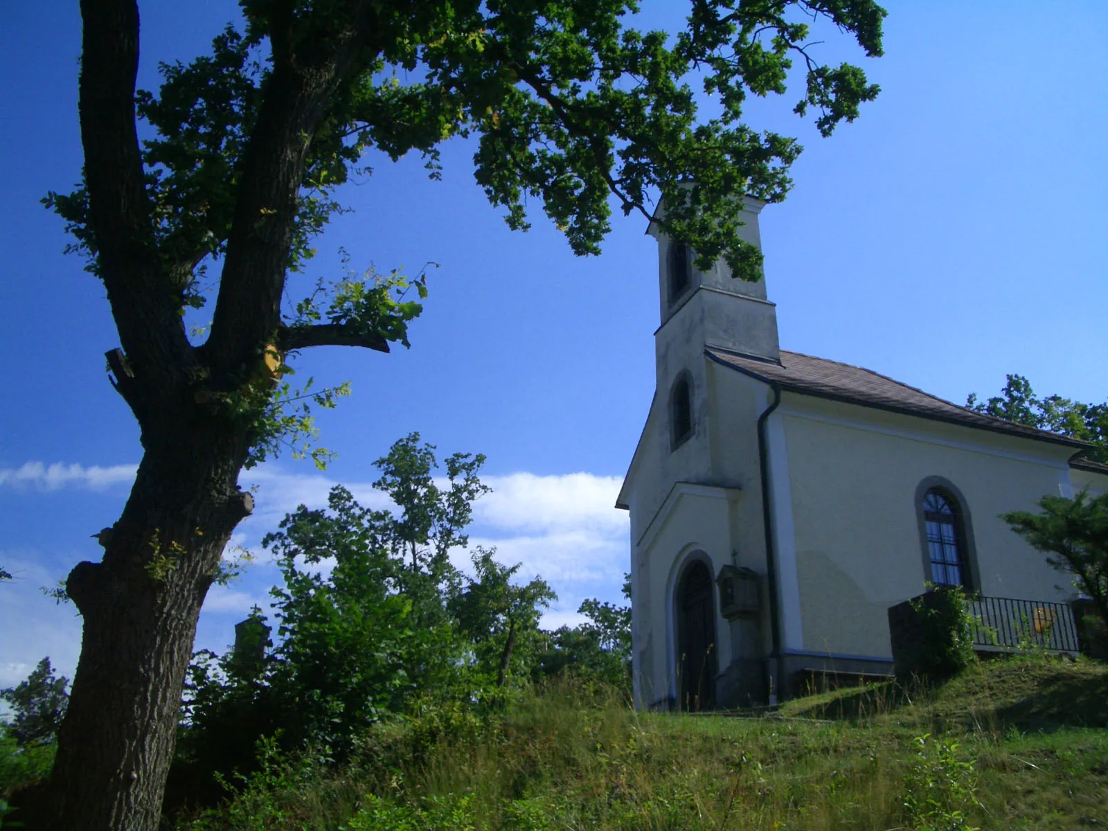 Photo showing: Chapel of calvary hill near Feldaist river in Pregarten
