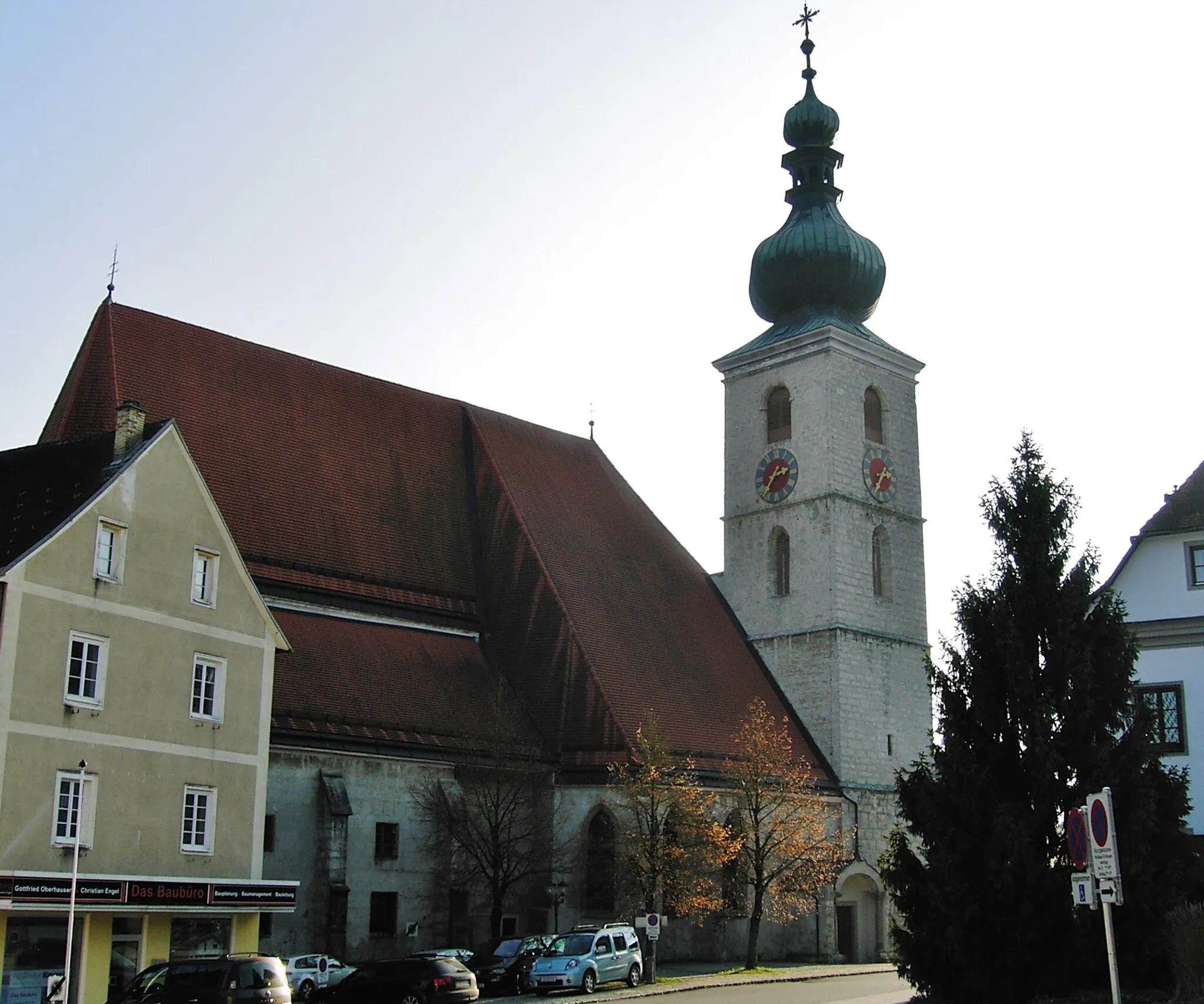 Photo showing: Sierning Pfarrkirche Kirchenplatz