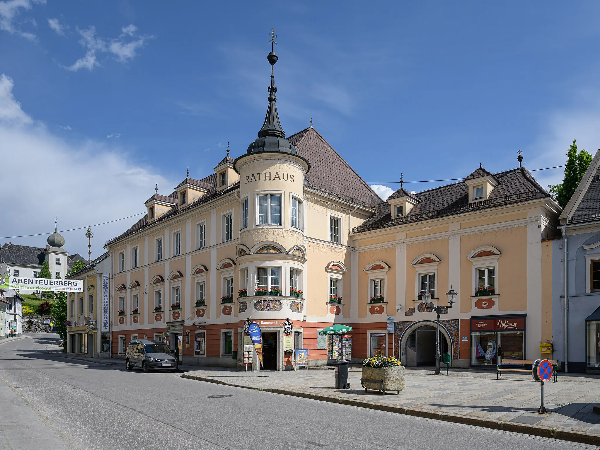 Photo showing: The so-called Rüstlehen houses the town hall of Windischgarsten in Upper Austria.