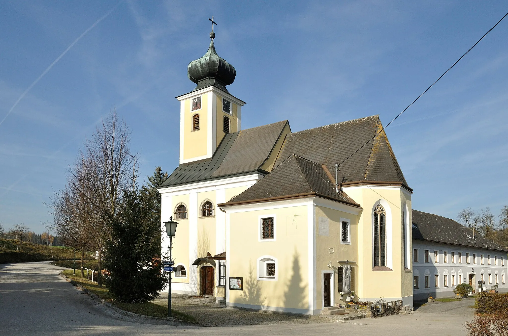 Photo showing: Kath. Pfarrkirche Maria Laah