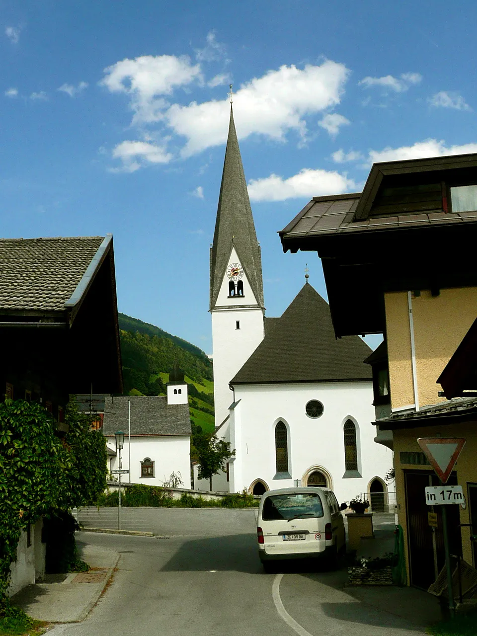 Photo showing: Bramberg church