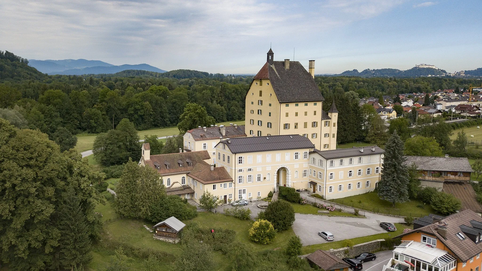 Photo showing: Schloss Goldenstein, Elsbethen, Salzburg, Österreich
