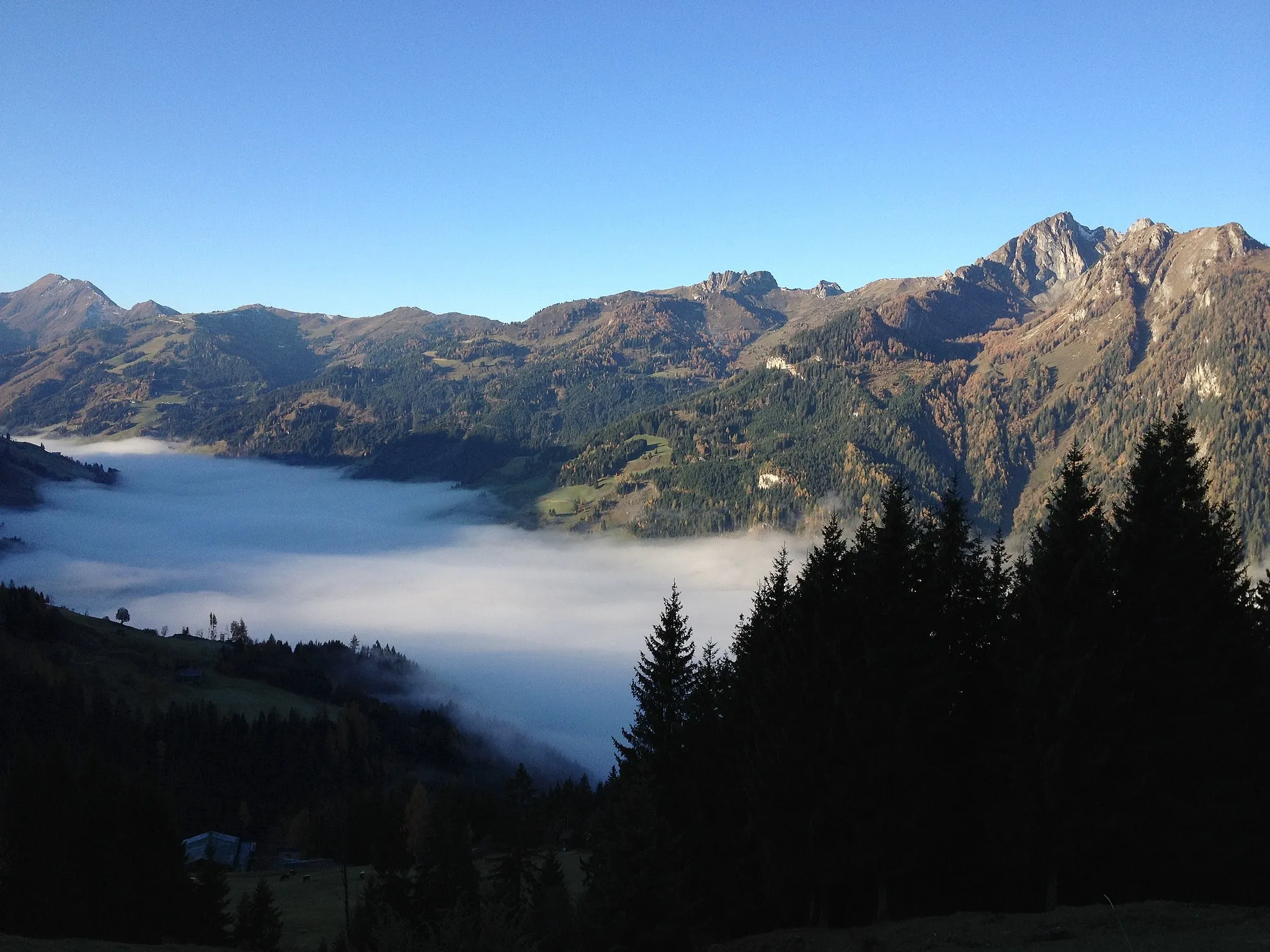 Photo showing: Das Grossarltal in Nebel gehüllt