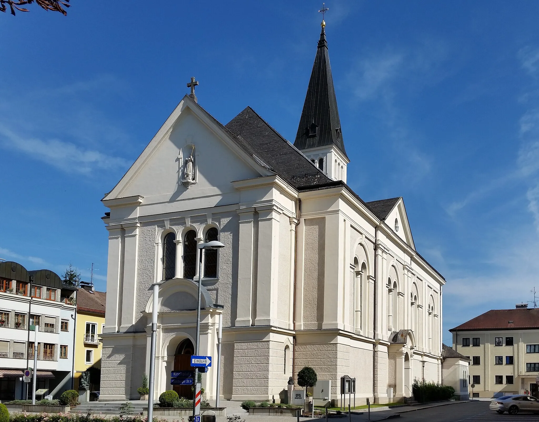 Photo showing: Oberndorf bei Salzburg - Pfarrkirche hl. Nikolaus