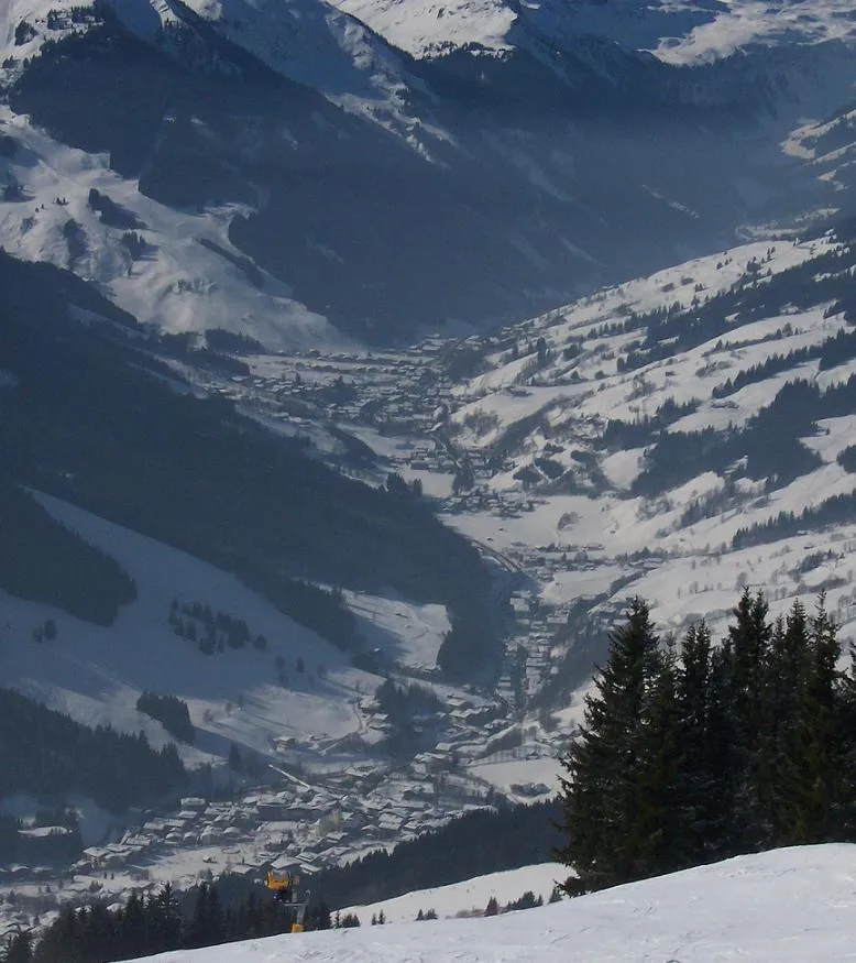 Photo showing: Austrian Saalbach-Hinterglemm from above