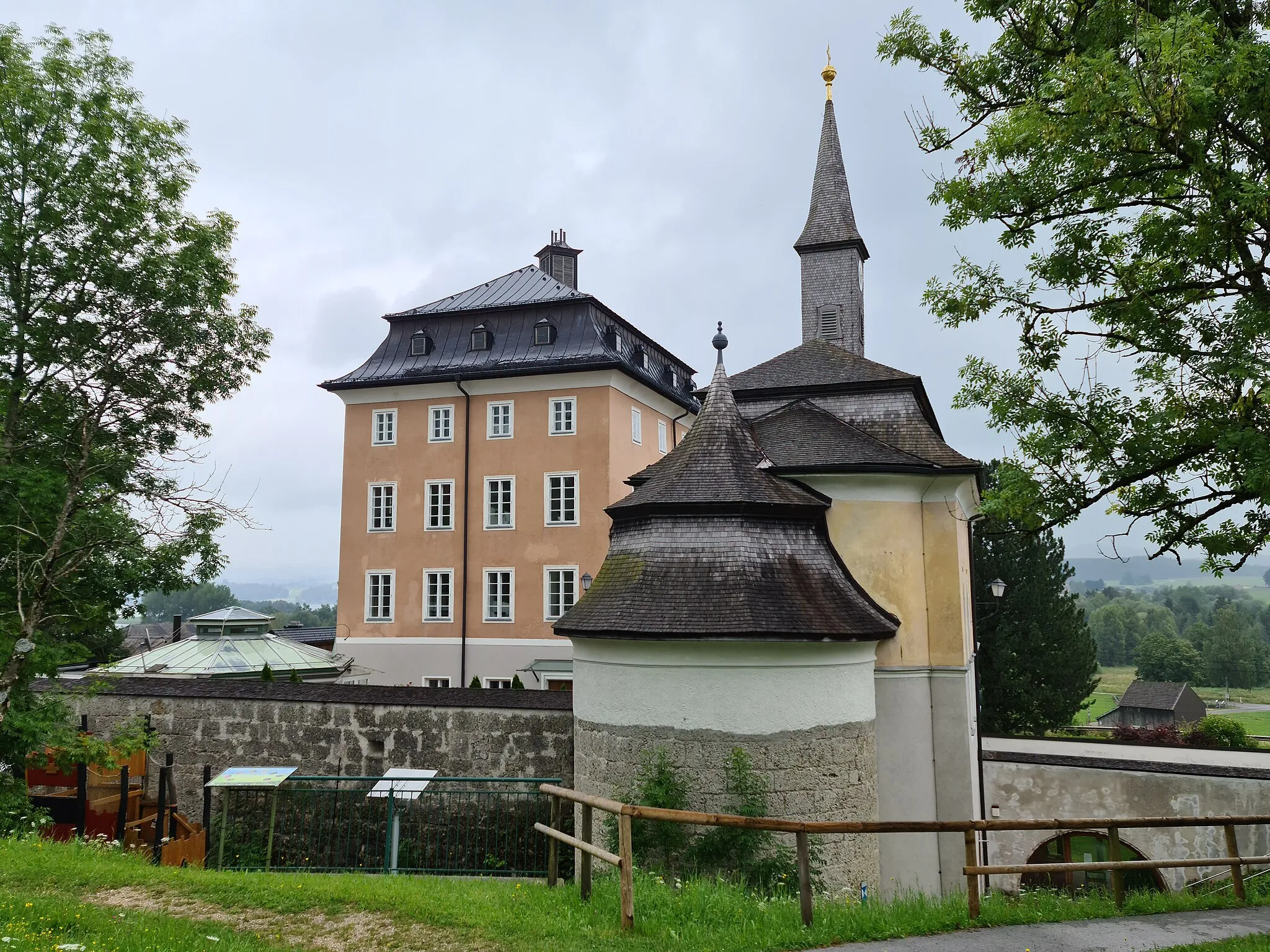 Photo showing: Schloss Seeburg