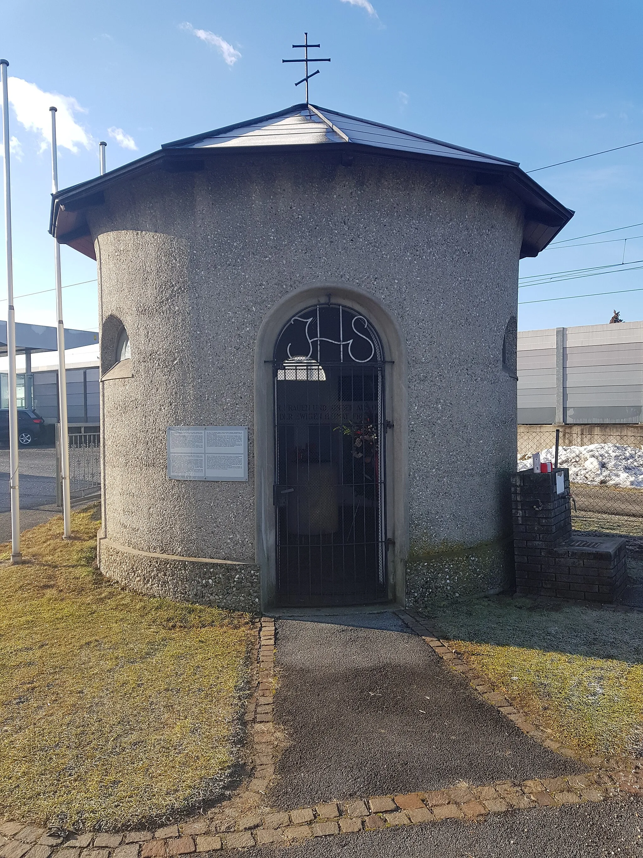 Photo showing: Ossarium am Friedhof Feldkirchen