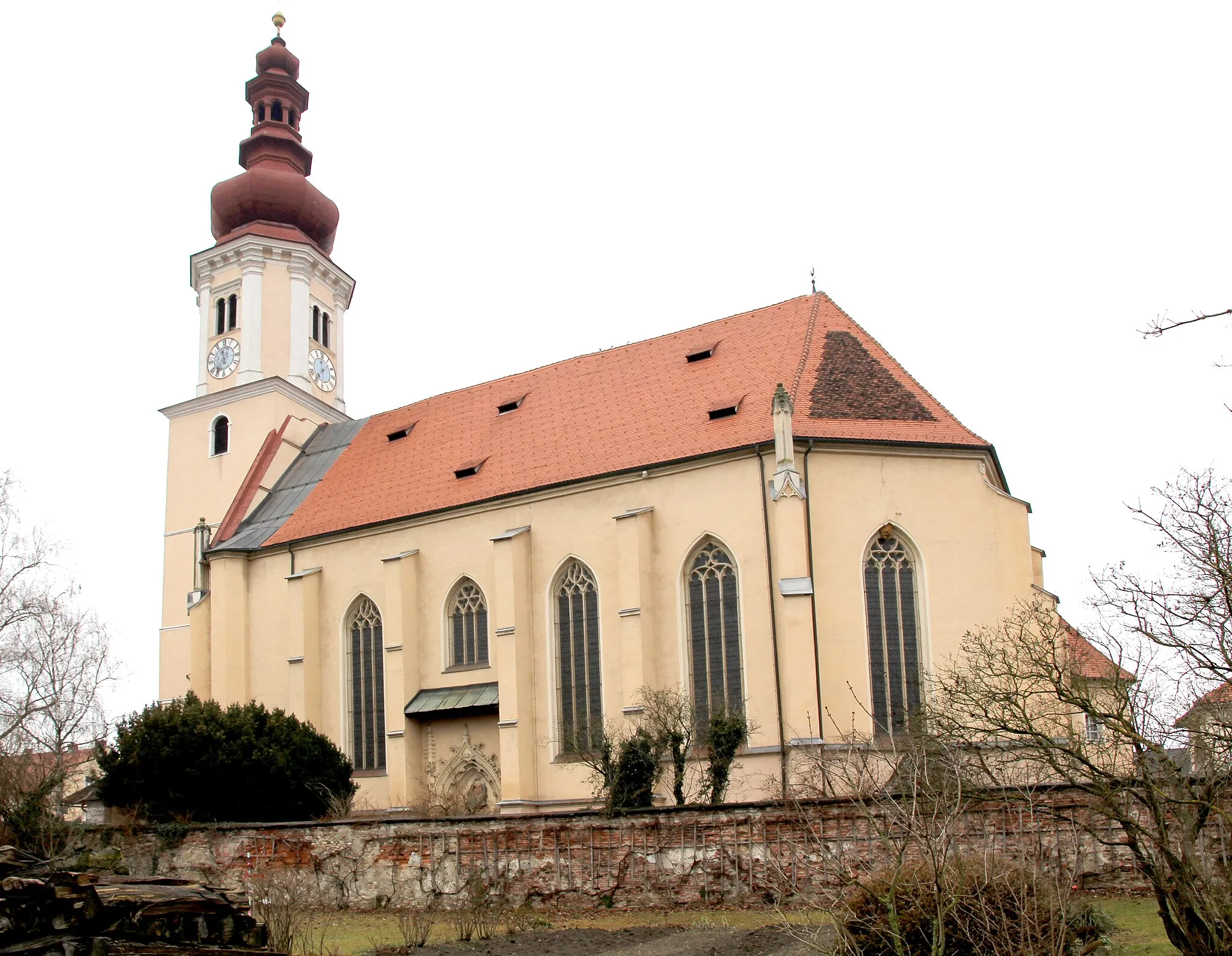 Photo showing: Kath. Pfarrkirche, Wallfahrtskirche Maria Trost mit Kirchhof und Ummauerung