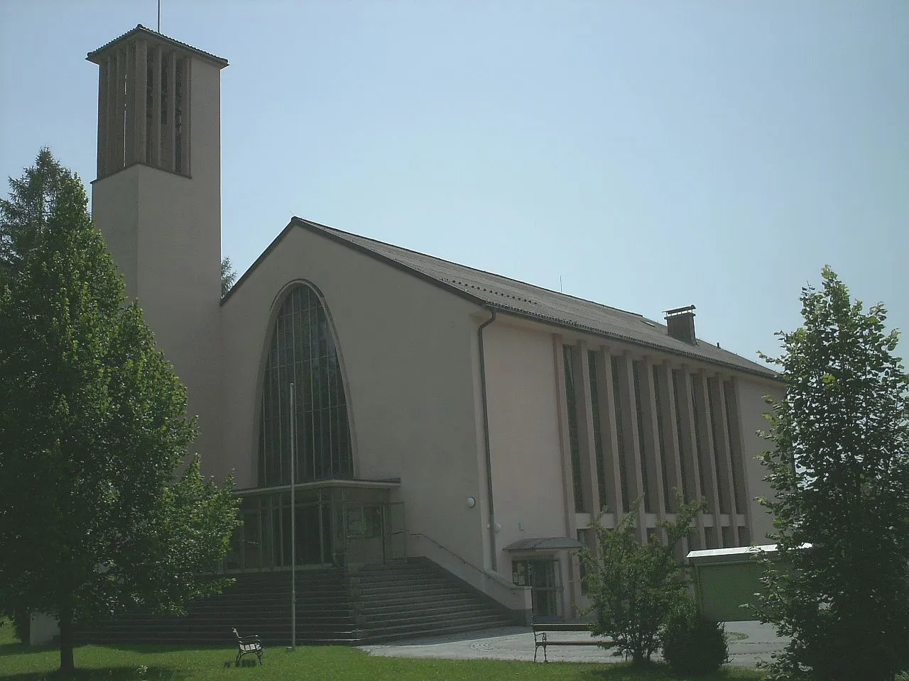 Photo showing: Erlöserkirche in Mürzzuschlag-Hönigsberg/Österreich.

This media shows the protected monument with the number 9706 in Austria. (Commons, de, Wikidata)