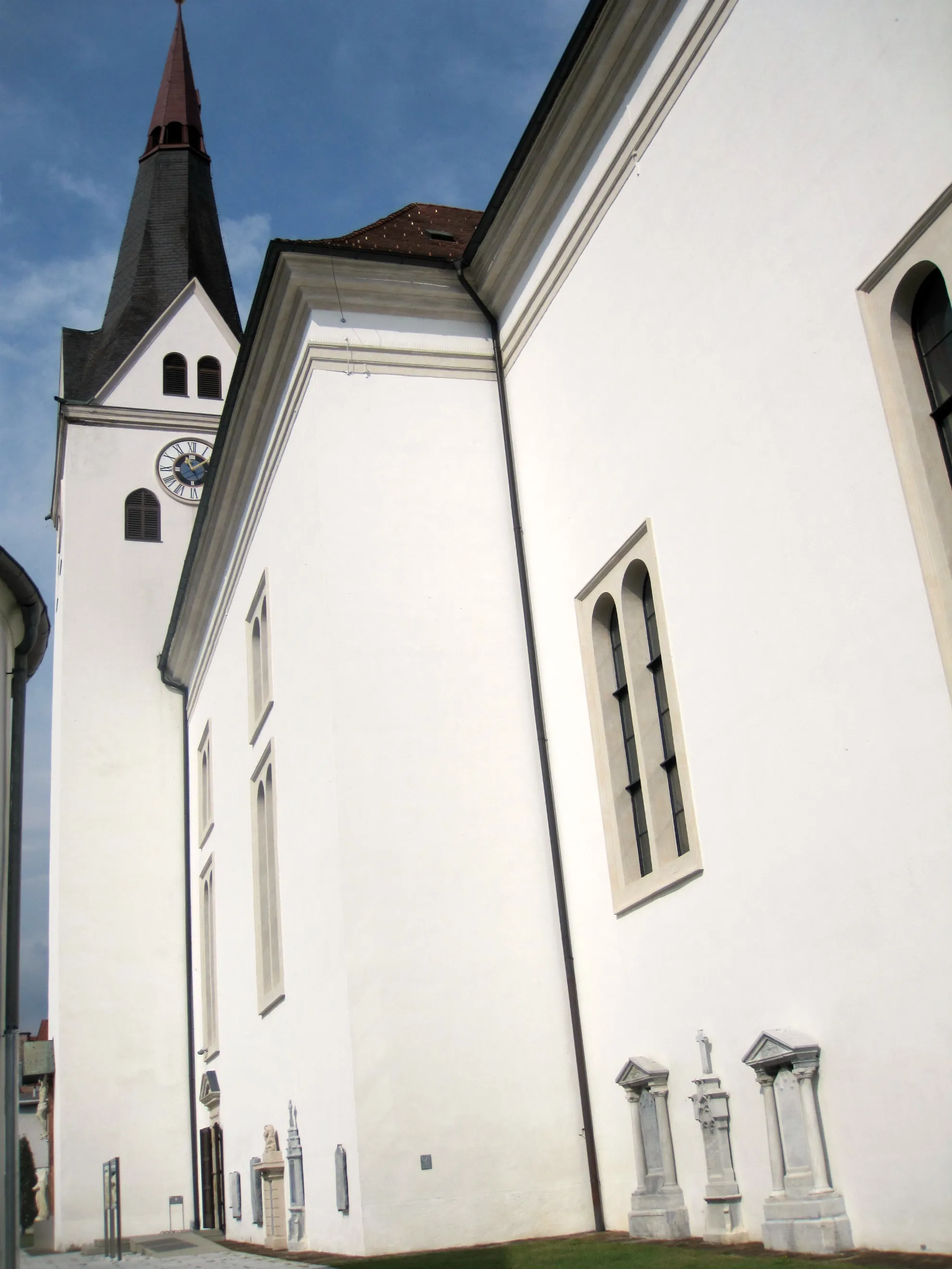 Photo showing: Kath. Pfarrkirche hl. Magdalena und ehem. Friedhof