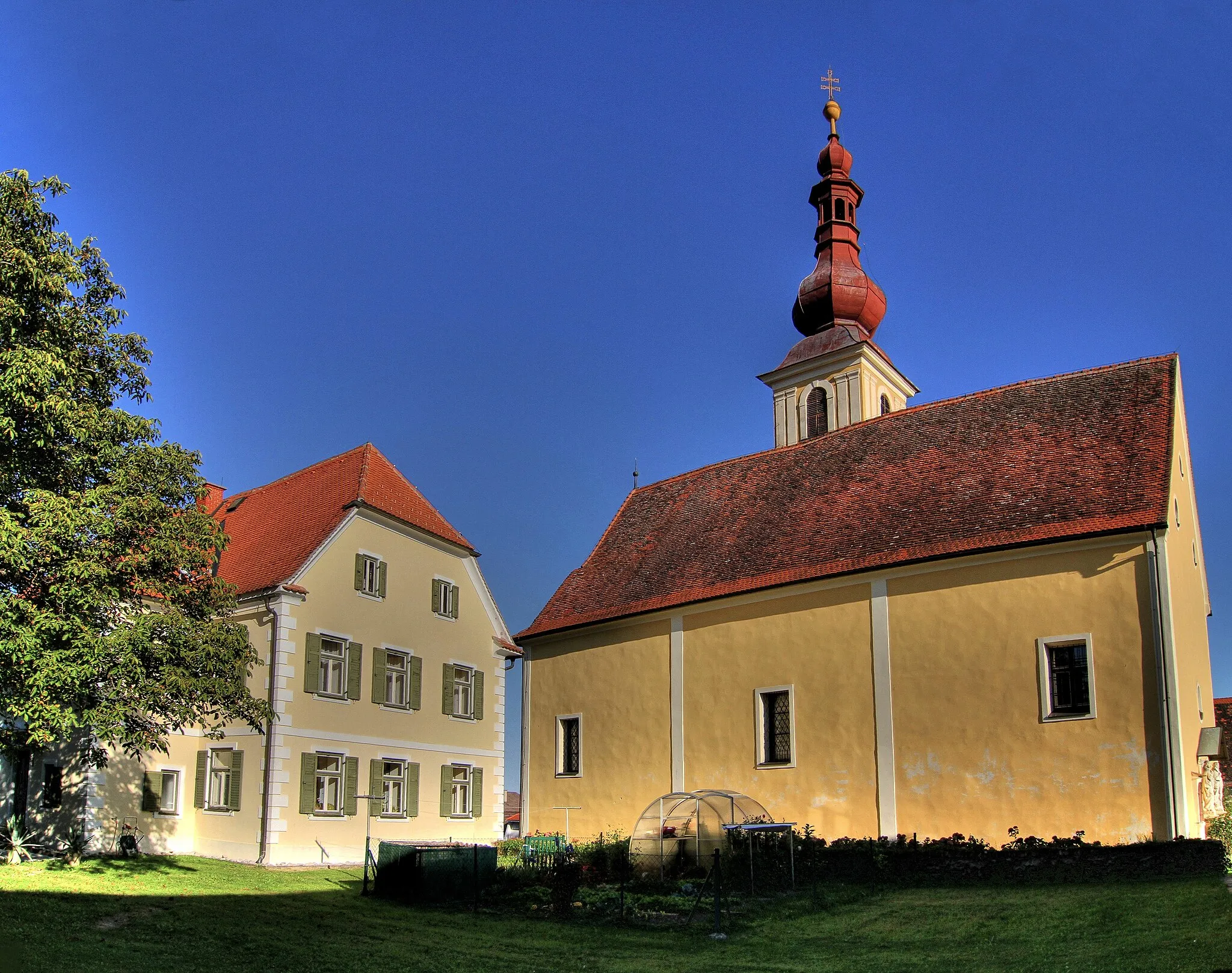 Photo showing: Kath. Pfarrkirche hl. Stephan und Pfarrhof von Norde