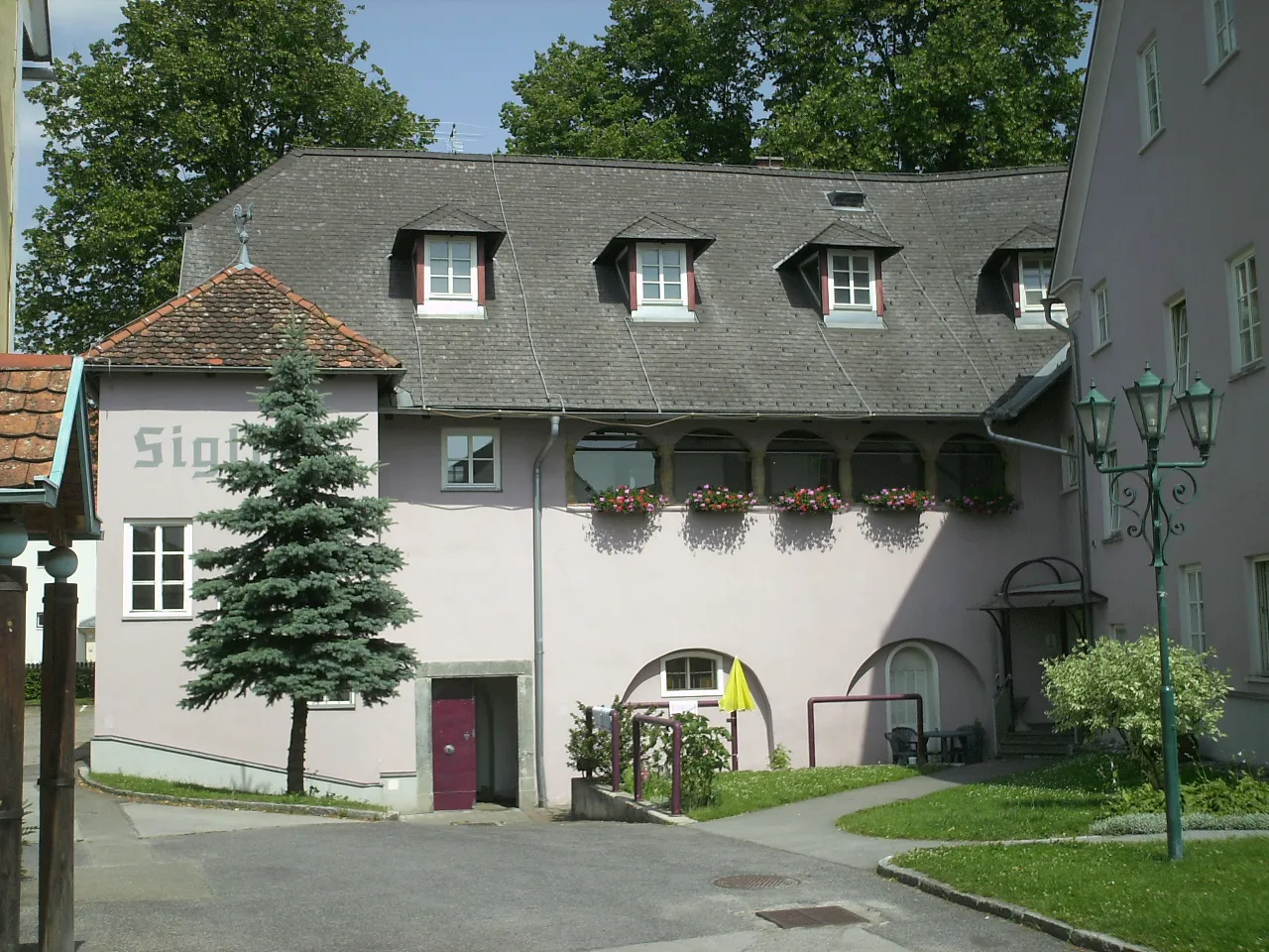 Photo showing: Ehem. Gasthaus Siglhof in der Wiener Straße 1,  Langenwang/Österreich.