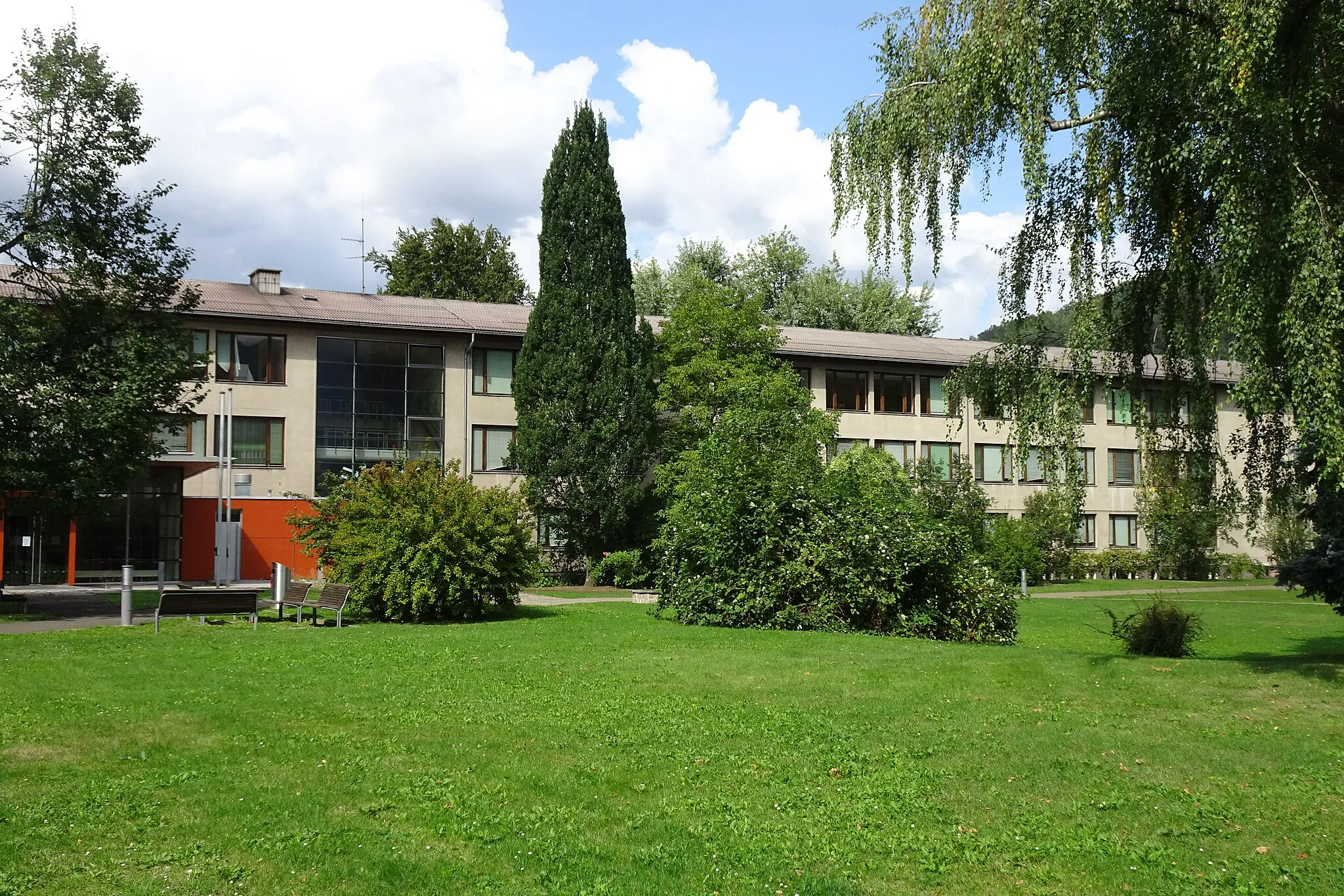 Photo showing: Volksschule Leoben-Leitendorf