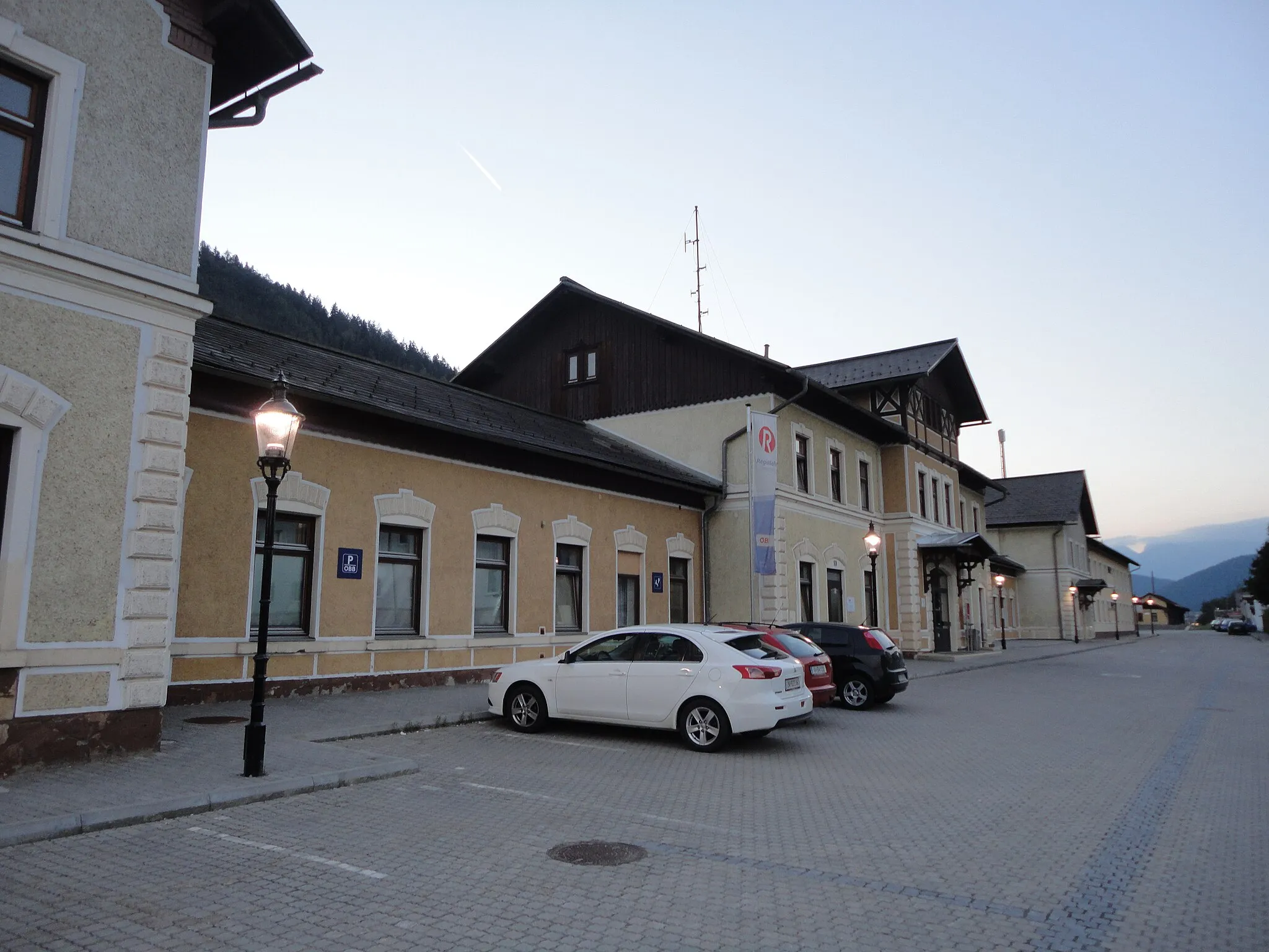 Photo showing: Aufnahmsgebäude