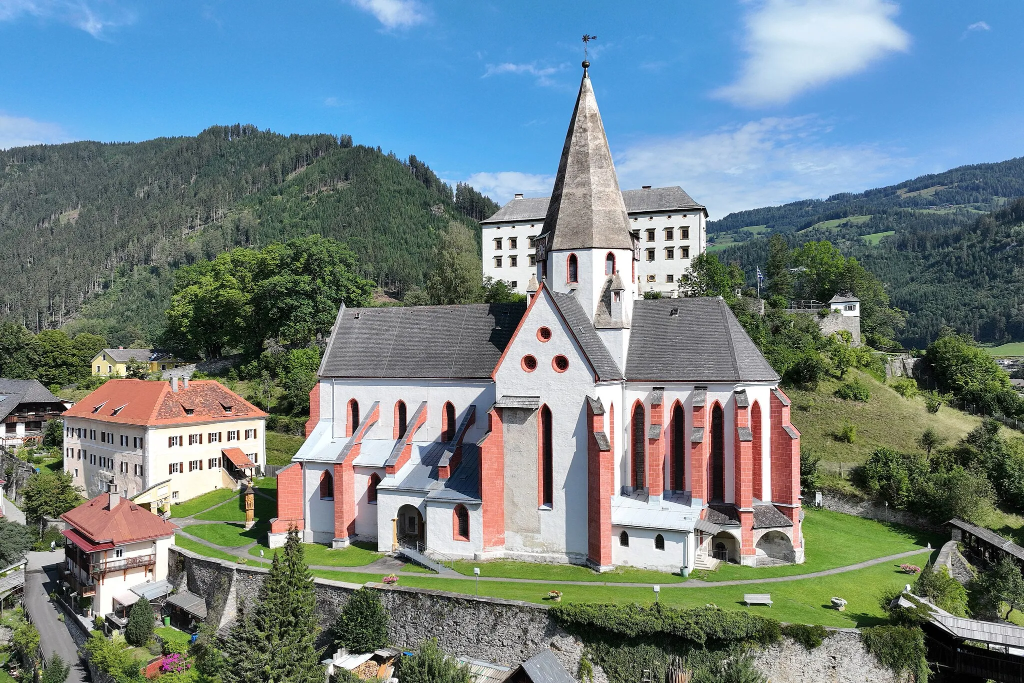 Photo showing: Parish church of Murau, Styria.