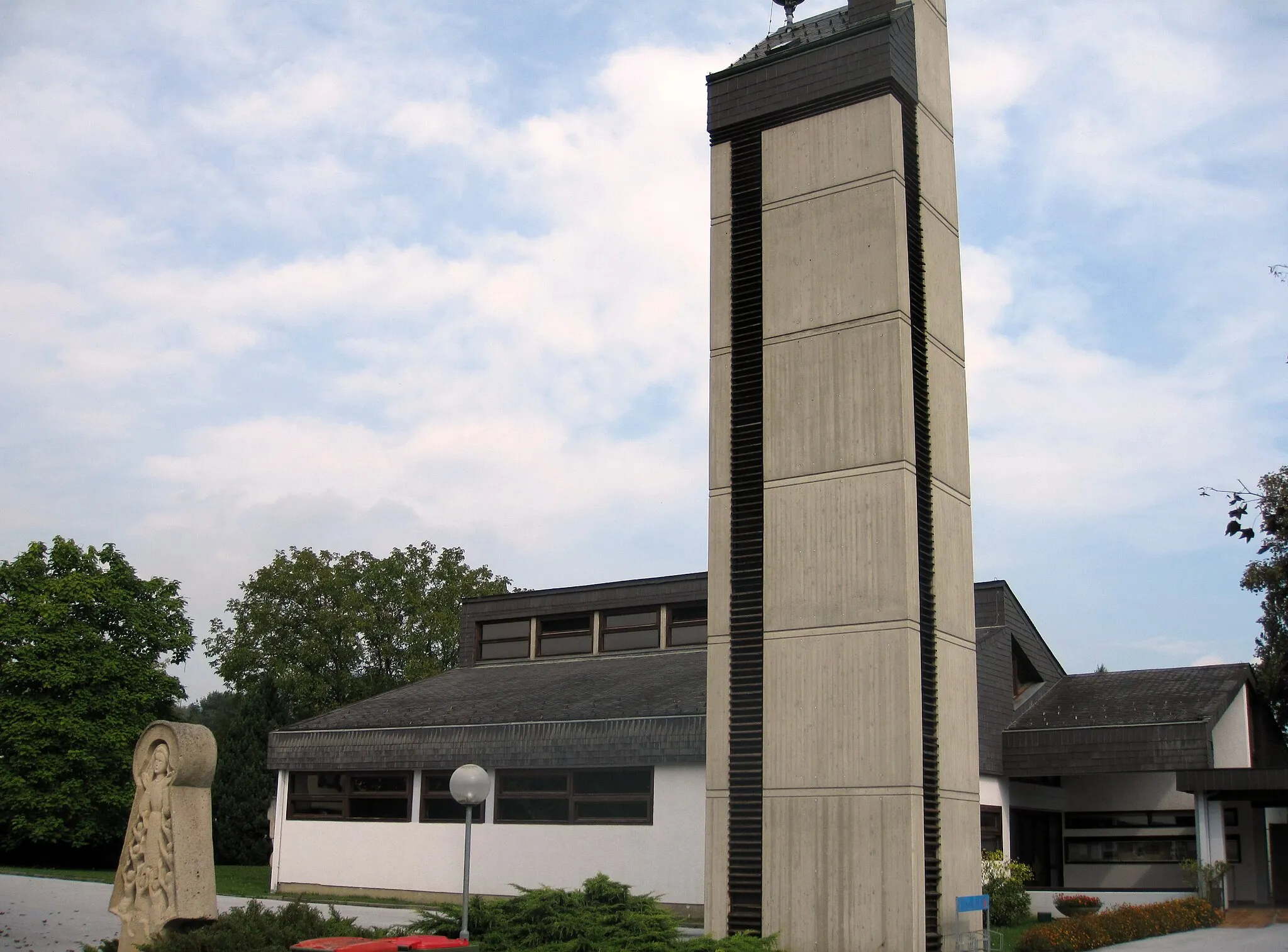 Photo showing: Gedächtniskirche für Johannes XXIII.