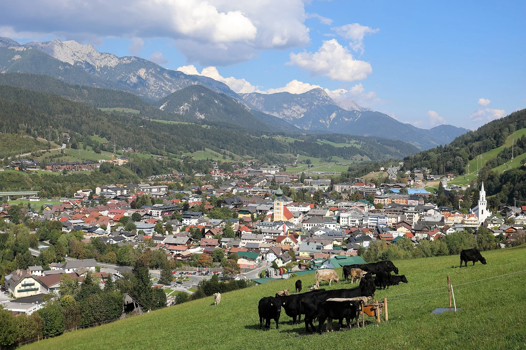 Photo showing: Südwestansicht der österreichischen Stadtgemeinde Schladming in der Steiermark.
