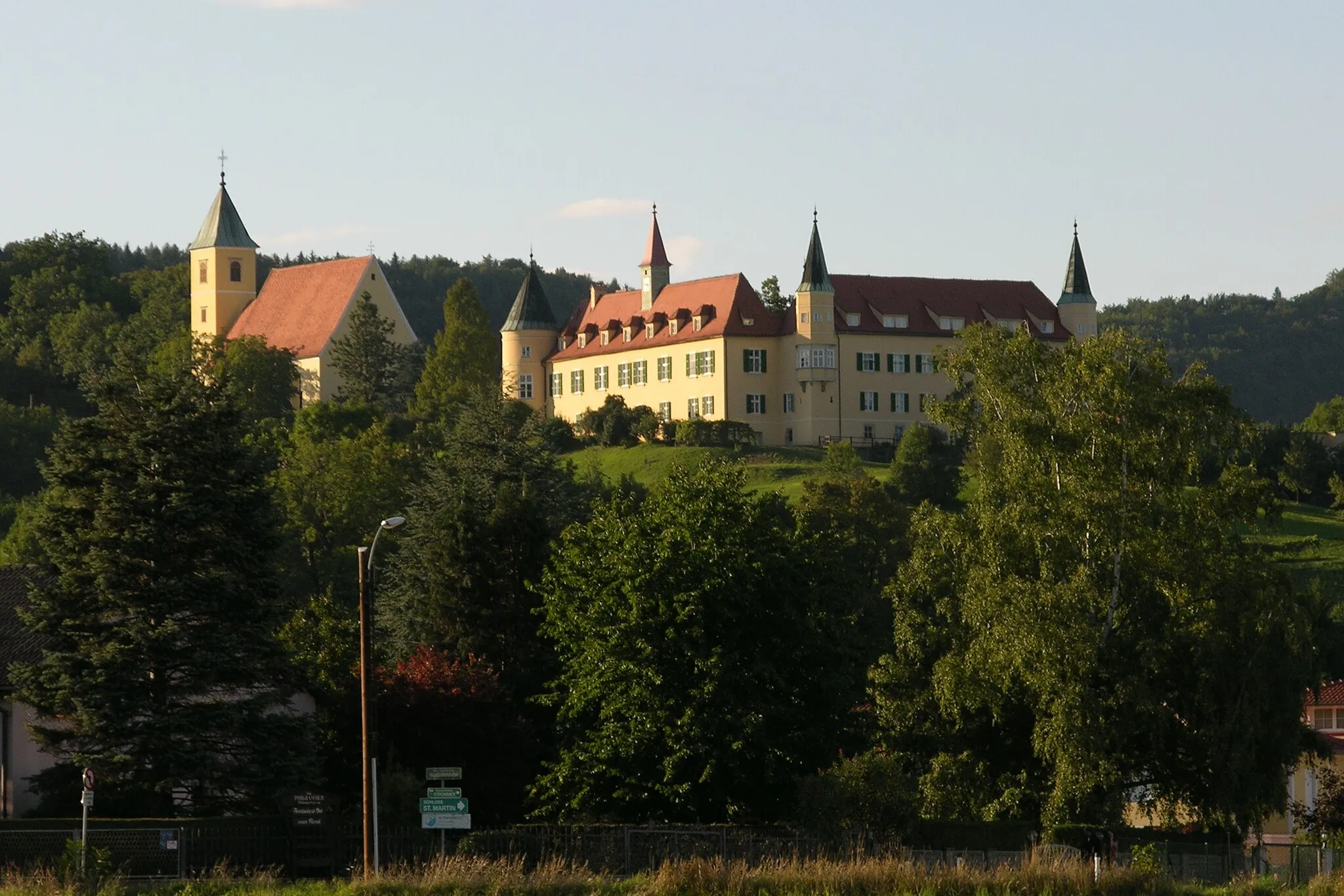 Photo showing: Church and Castle St. Martin in Graz, Strassgang