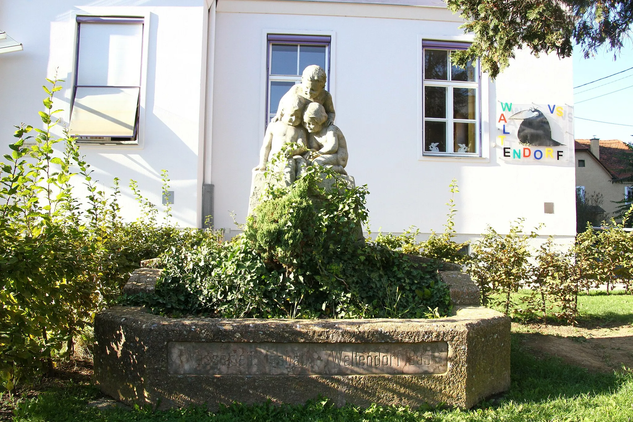 Photo showing: Froschkönigbrunnen, bei Volksschule Waltendorfer Hauptstraße 17, Graz, Österreich