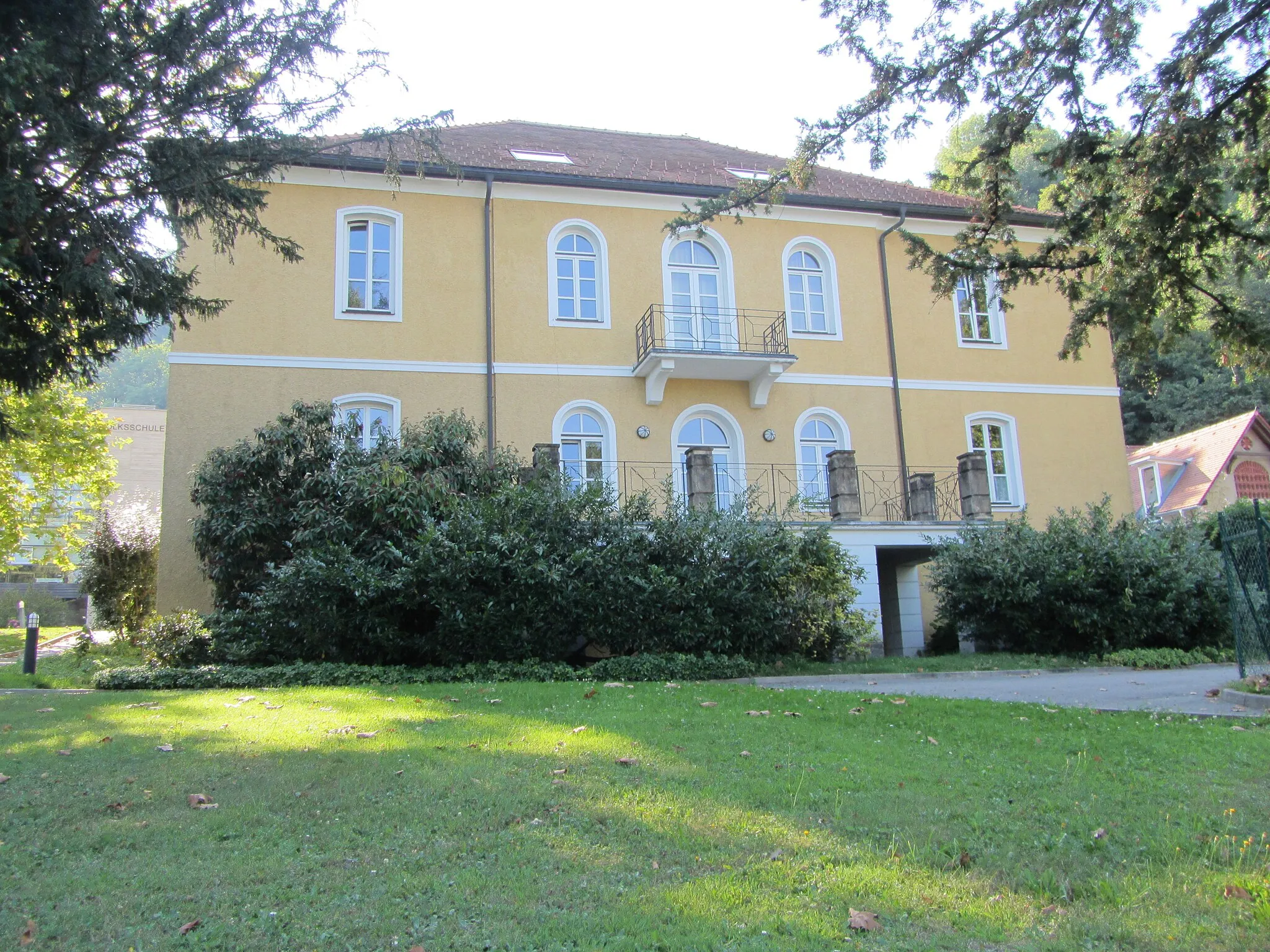 Photo showing: Schule, ehem. Villa Schlossberg