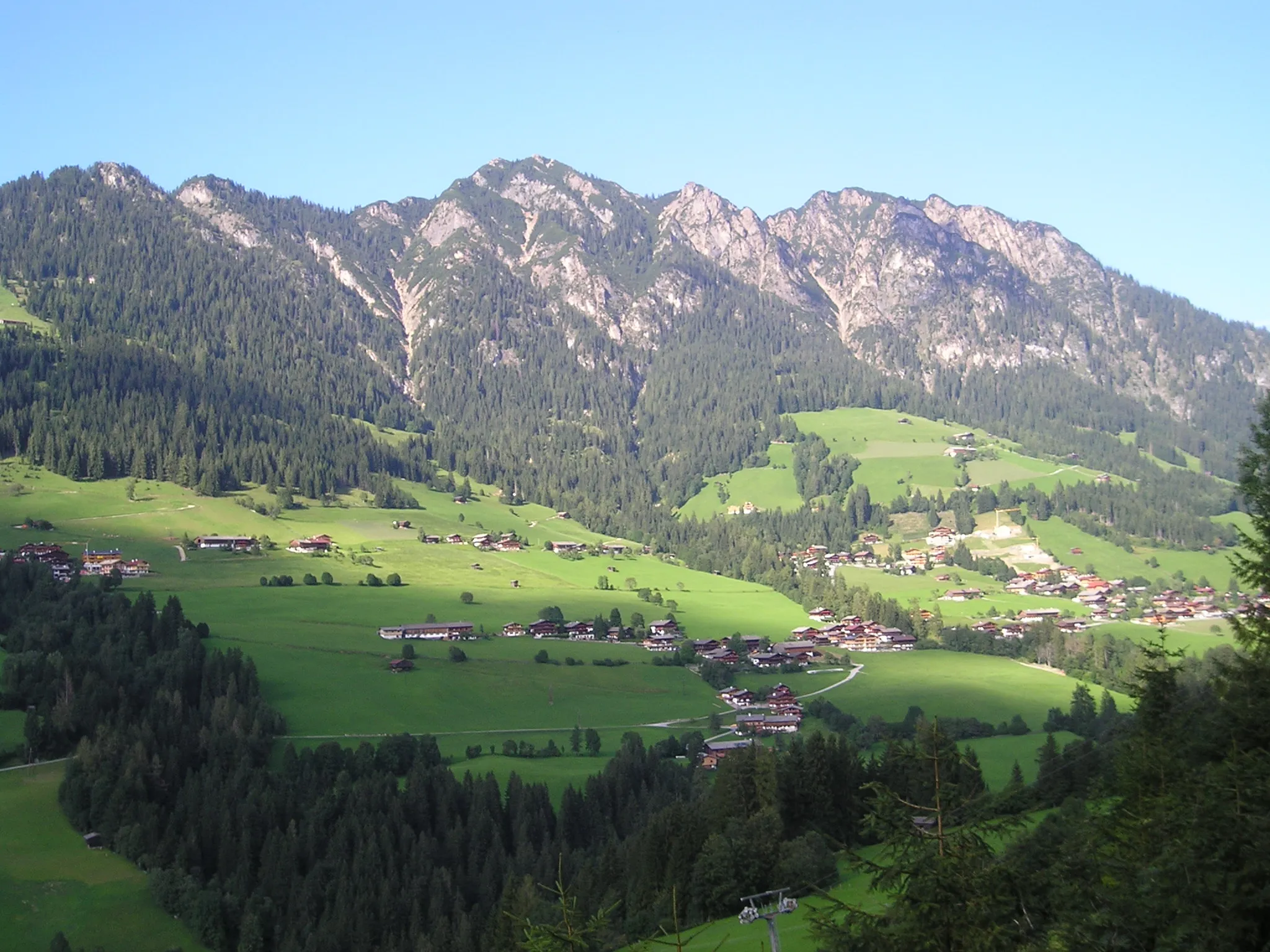 Photo showing: Alpbach und Gratlspitz (1899m), Blick vom Wiedersberger Horn