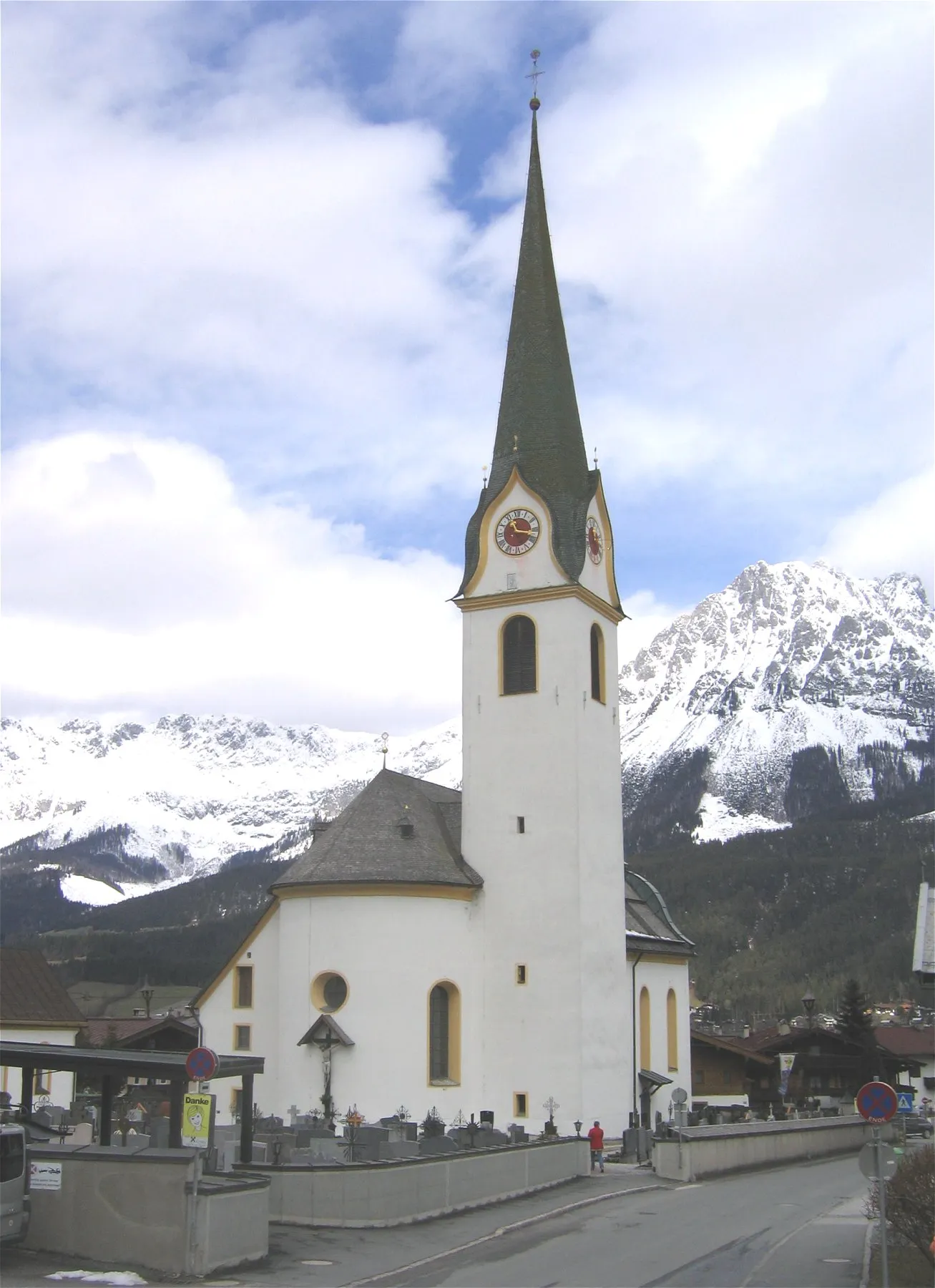 Photo showing: Ellmau am Wilden Kaiser, Kirche St. Michael

This media shows the protected monument with the number 63956 in Austria. (Commons, de, Wikidata)