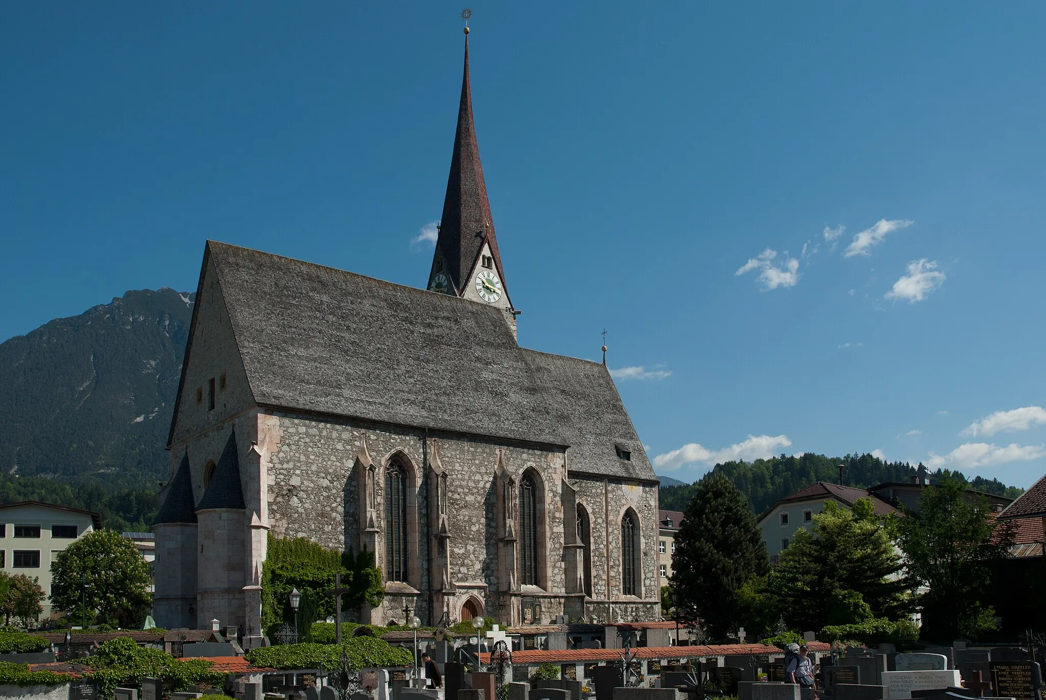 Photo showing: Jenbach, Pfarrkirche querformat

This media shows the protected monument with the number 64344 in Austria. (Commons, de, Wikidata)

und der Friedhof

This media shows the protected monument with the number 113399 in Austria. (Commons, de, Wikidata)

This media shows the protected monument with the number 113400 in Austria. (Commons, de, Wikidata)