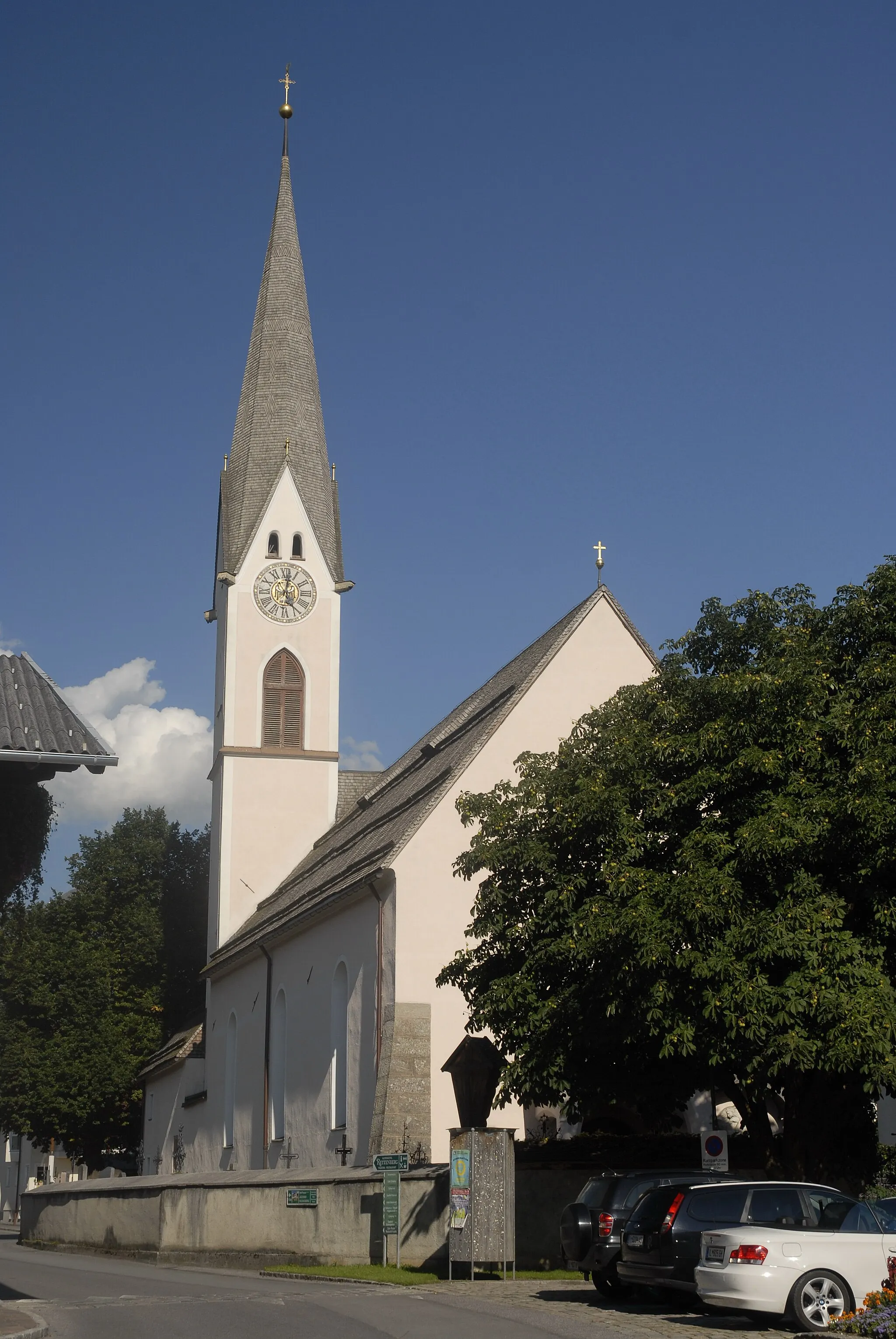 Photo showing: Pfarrkirche Kolsass

This media shows the protected monument with the number 64409 in Austria. (Commons, de, Wikidata)