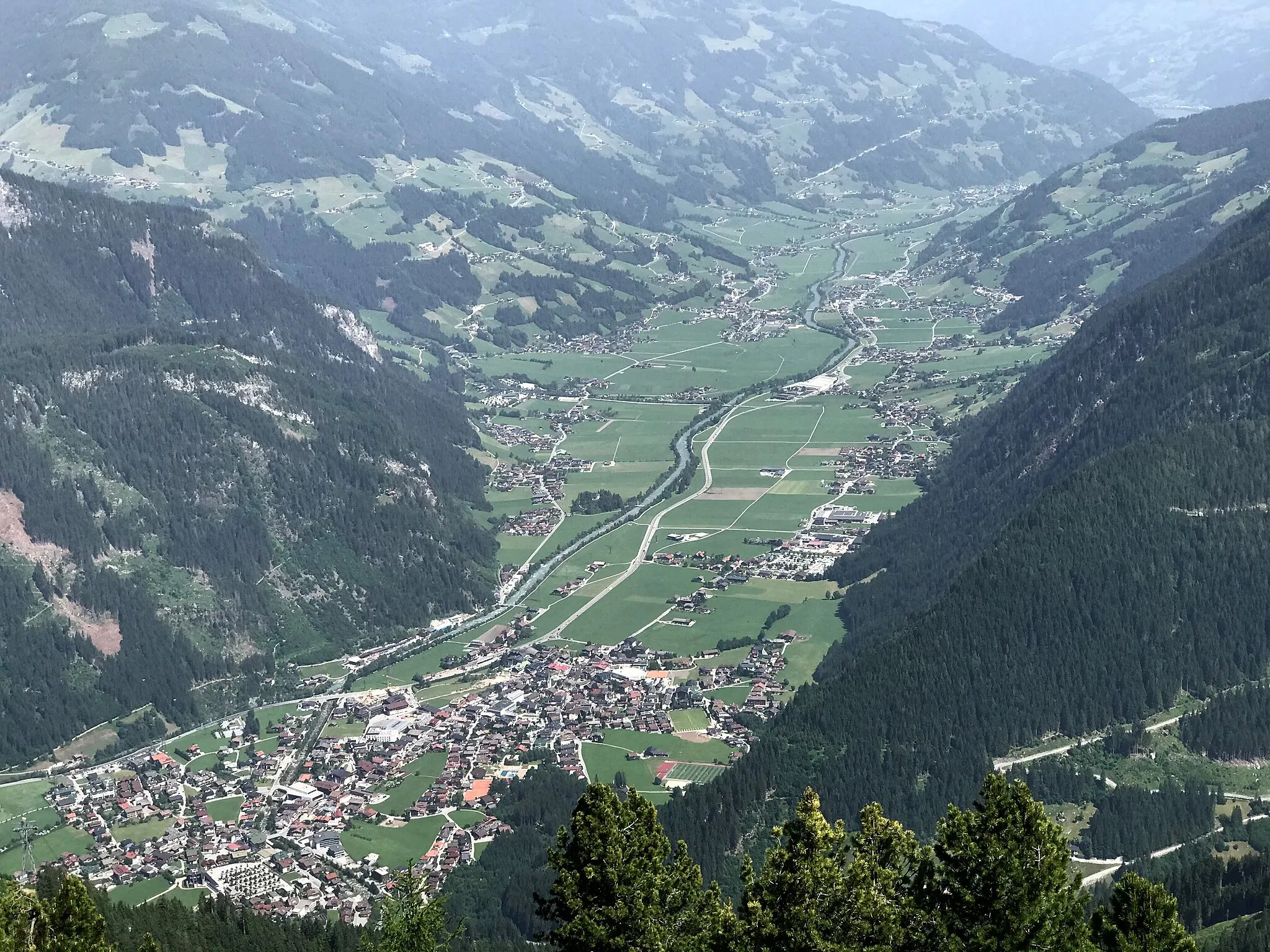 Photo showing: Mayrhofen, mittleres und unteres Zillertal