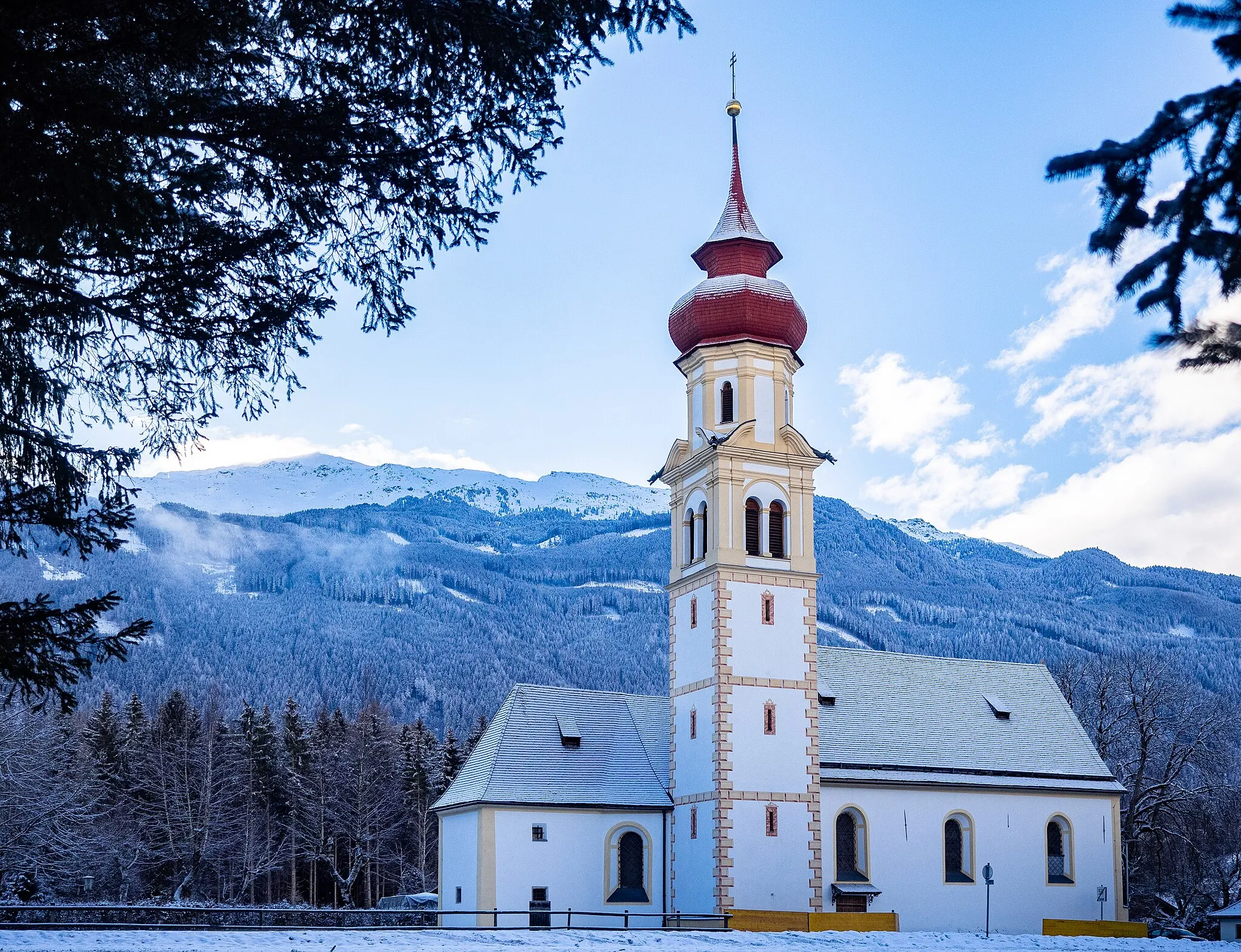 Photo showing: Rinn, Kirche von Judenstein

This media shows the protected monument with the number 40013 in Austria. (Commons, de, Wikidata)