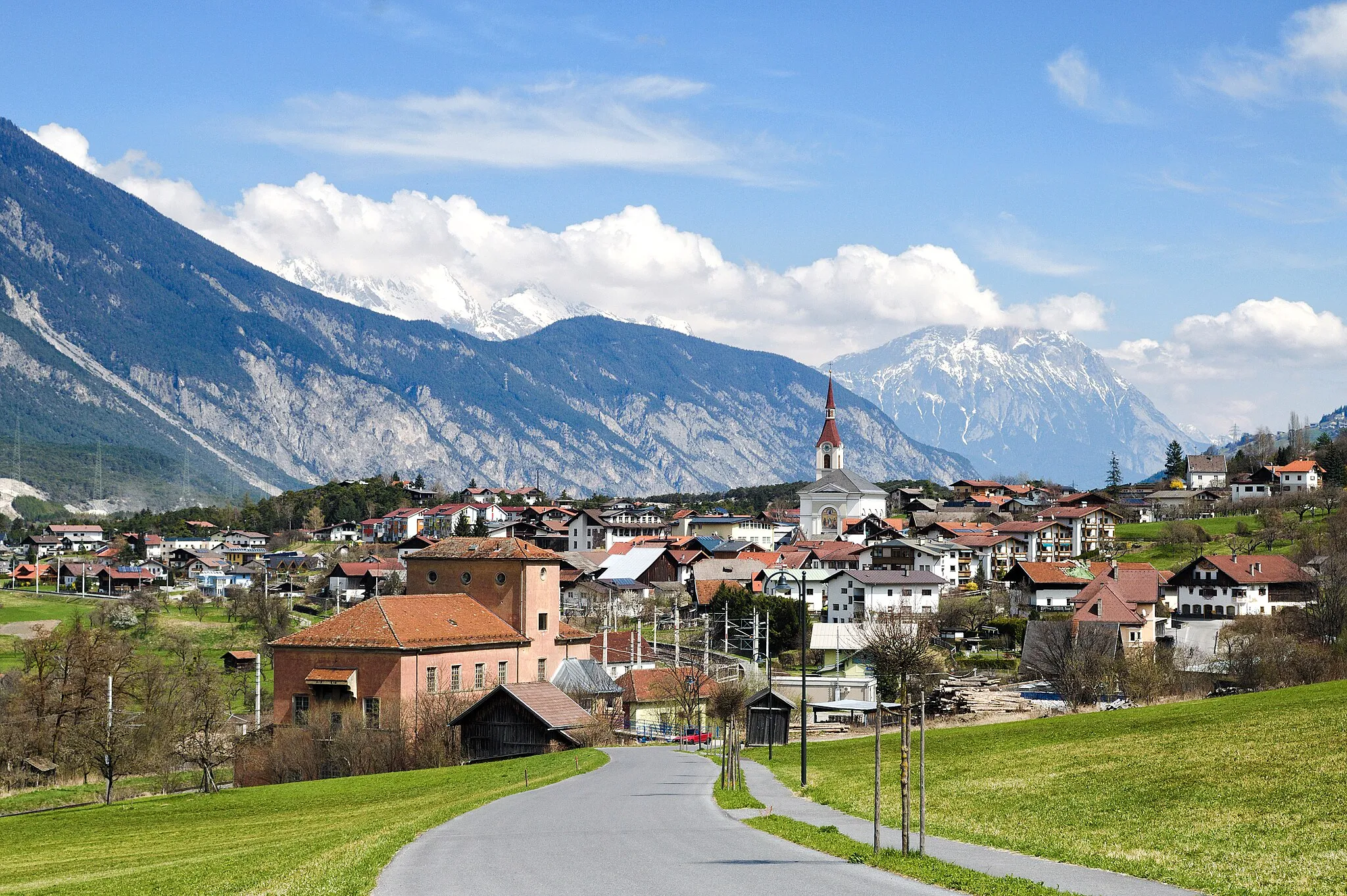 Photo showing: Östliche Ansicht von Obbruck aus gesehen auf die Gemeinde Roppen