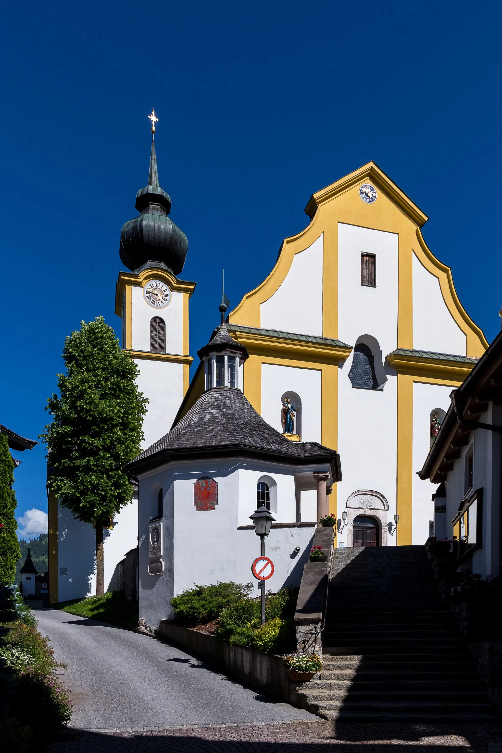 Photo showing: Parish church St. Peter and Paul, Söll, Tyrol.