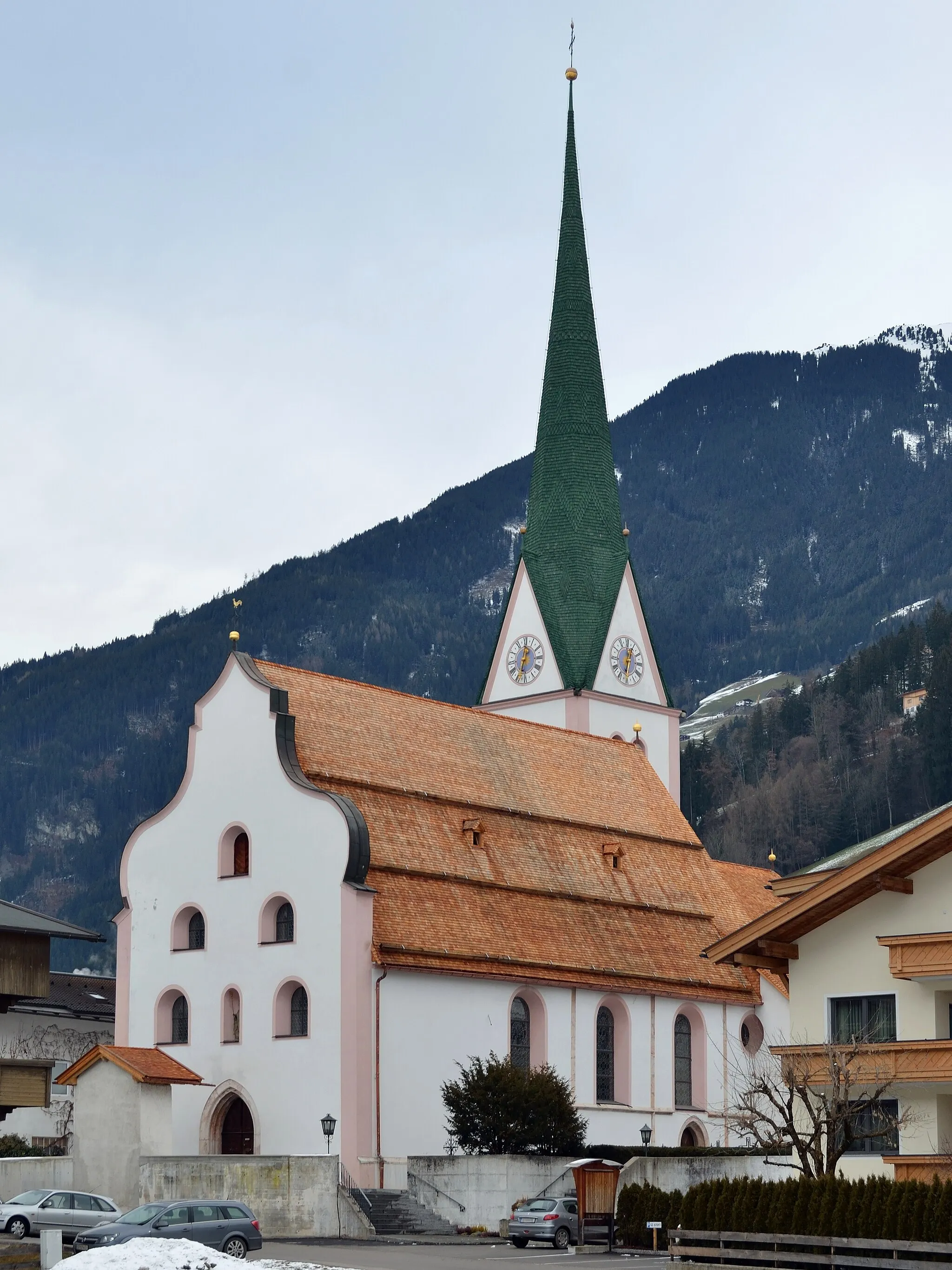 Photo showing: The parish church Saint Rupert (hl. Rupert) in Stumm im Zillertal, Tirol, is protected as a cultural heritage monument.