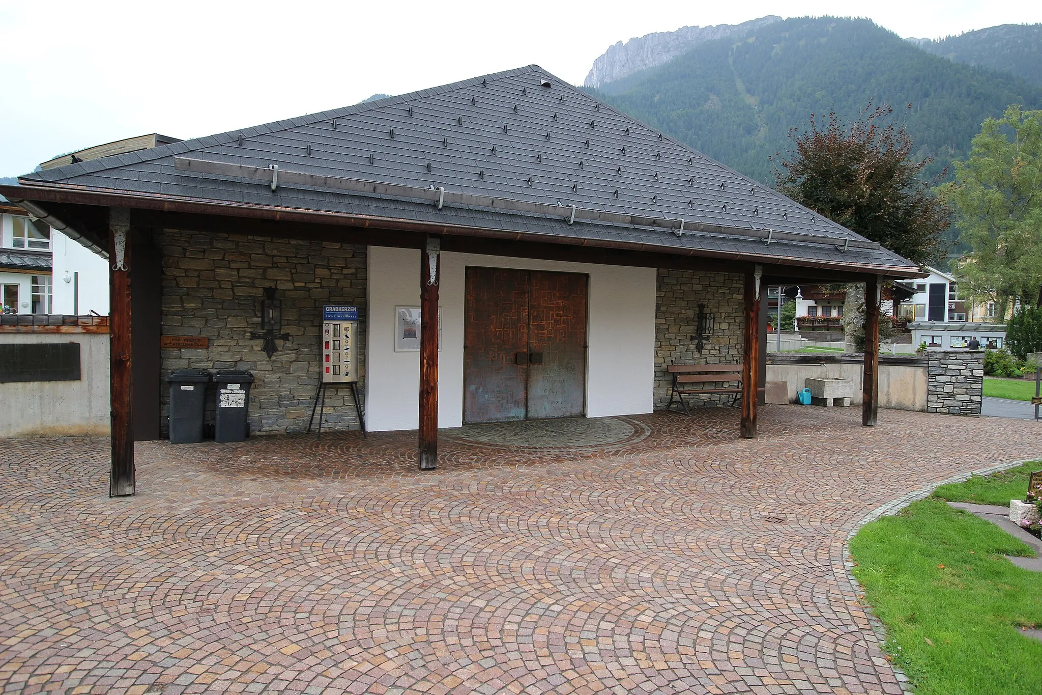 Photo showing: Neuer Friedhof mit Aufbahrungshalle in Waidring, Tirol.