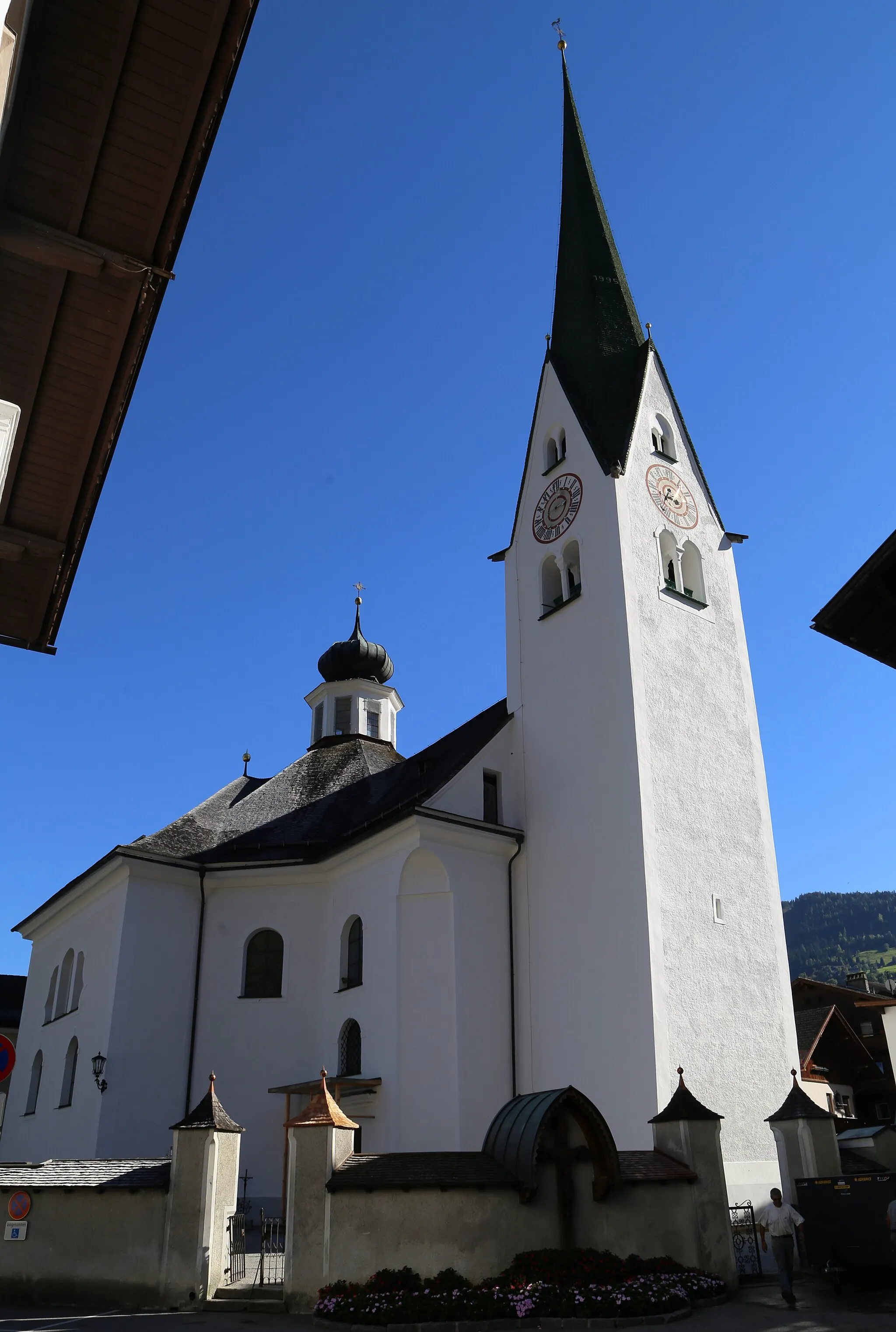 Photo showing: Unterdorf 16, Zell-am-Ziller; Kath. Pfarrkirche hl. Veit,