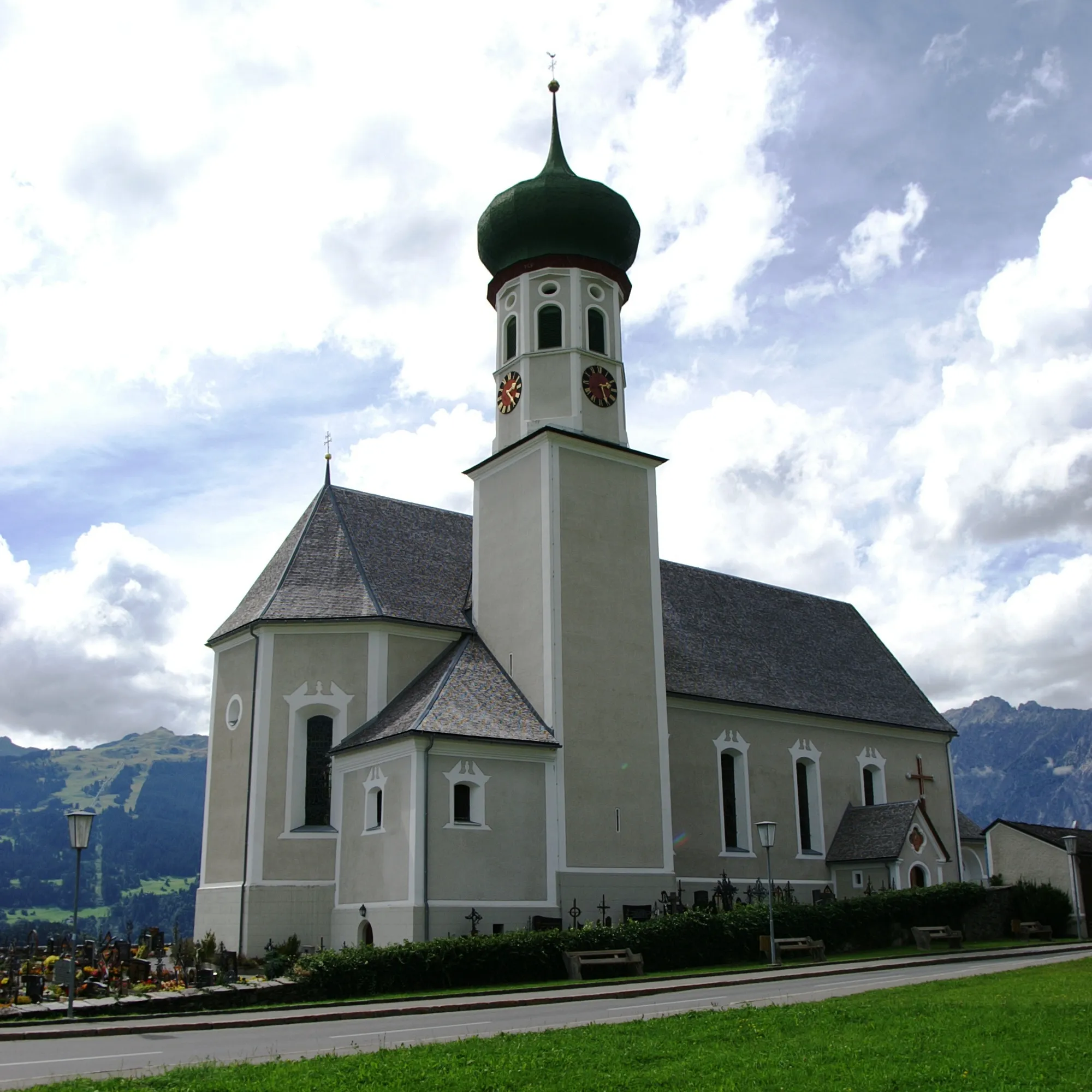 Photo showing: die Pfarrkirche St. Bartholomäus von Bartholomäberg in Vorarlberg
